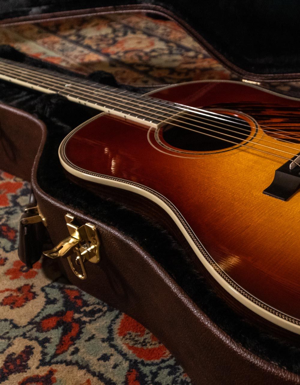 Электроакустическая гитара Gibson J-45 Deluxe Rosewood Burst - купить в "Гитарном Клубе"