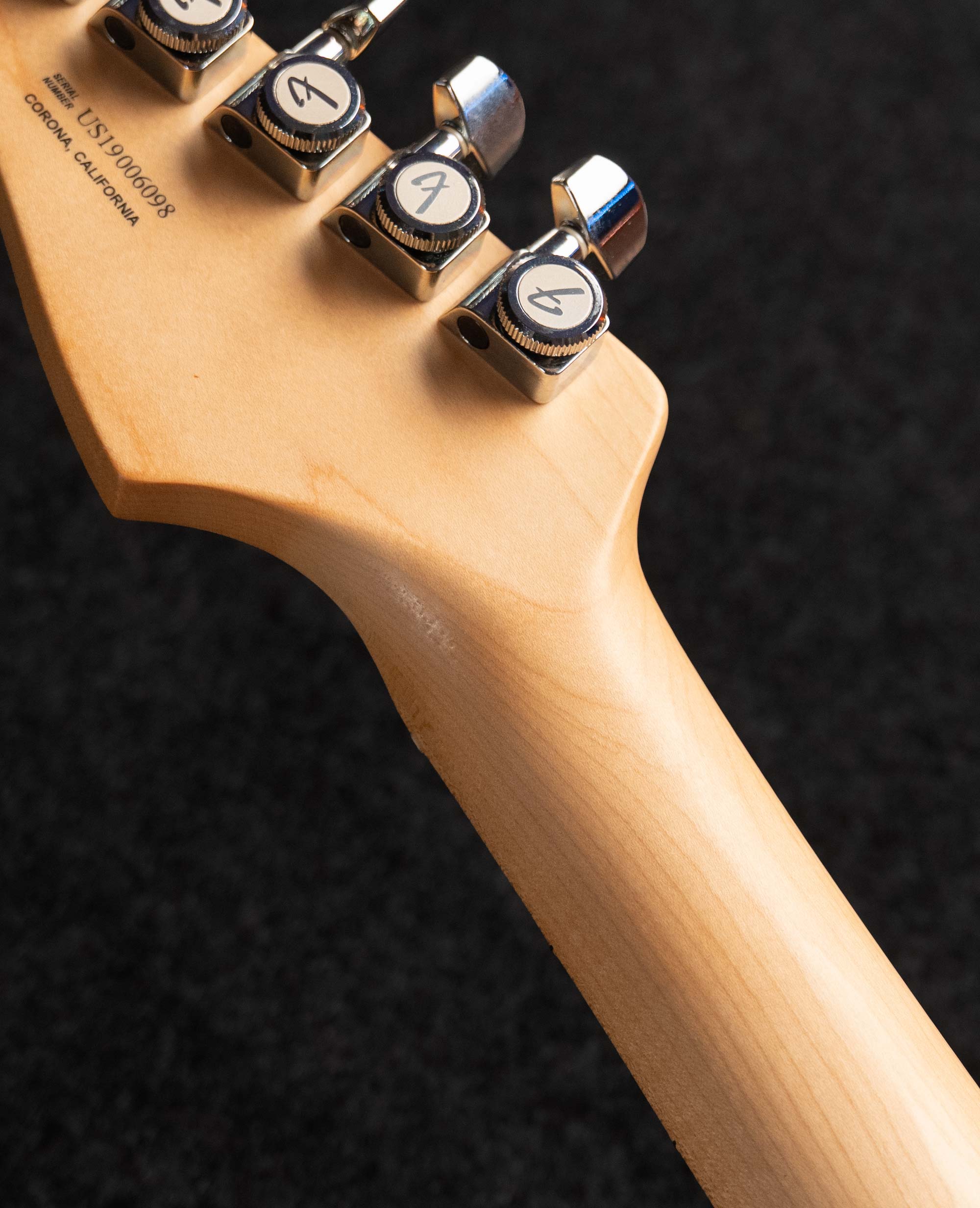 Электрогитара Fender Stratocaster Elite HSS Olympic White - купить в "Гитарном Клубе"