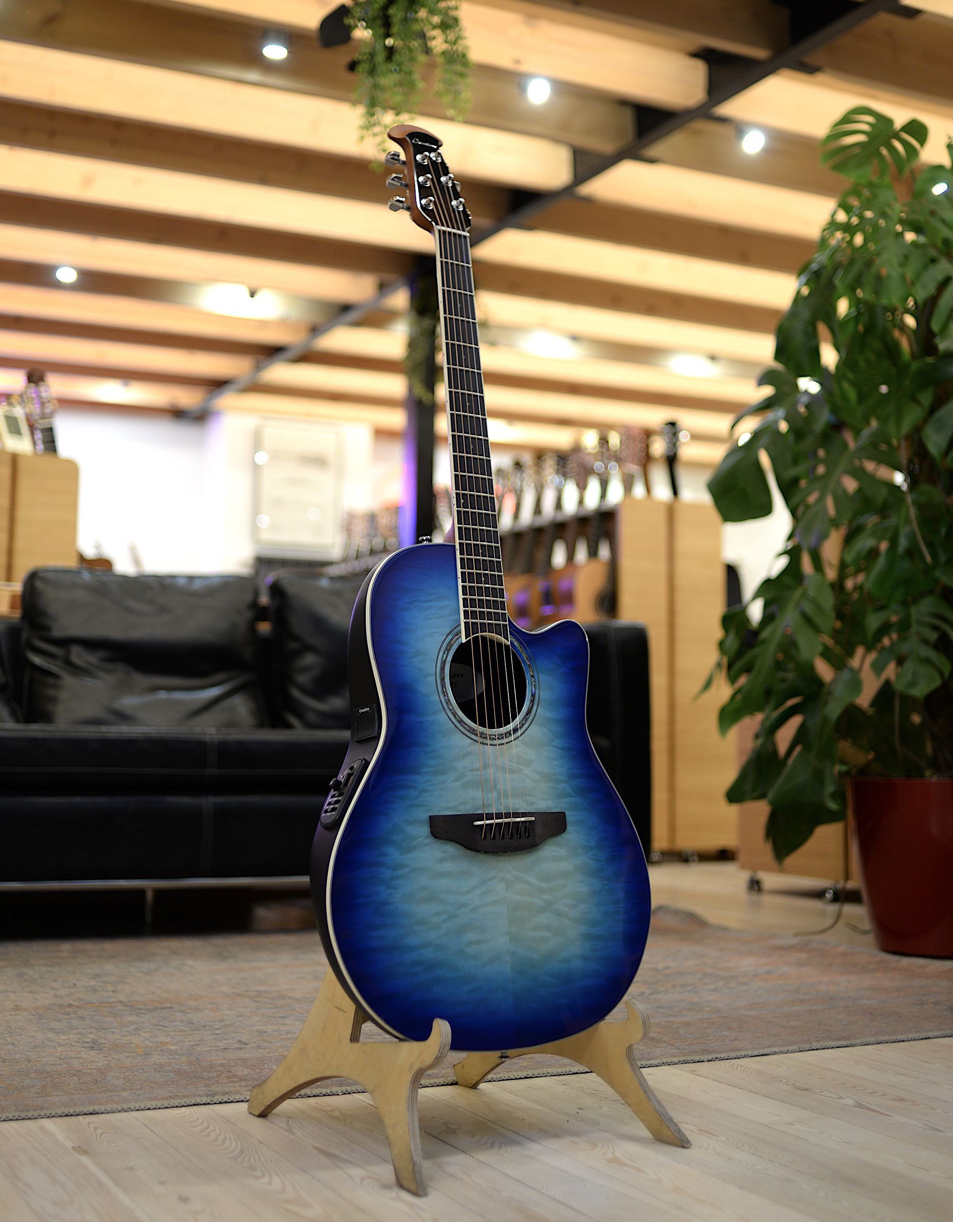 Электроакустическая гитара Ovation CS28P-RG Celebrity Standard Plus Super Shallow Regal to Natural - купить в "Гитарном Клубе"