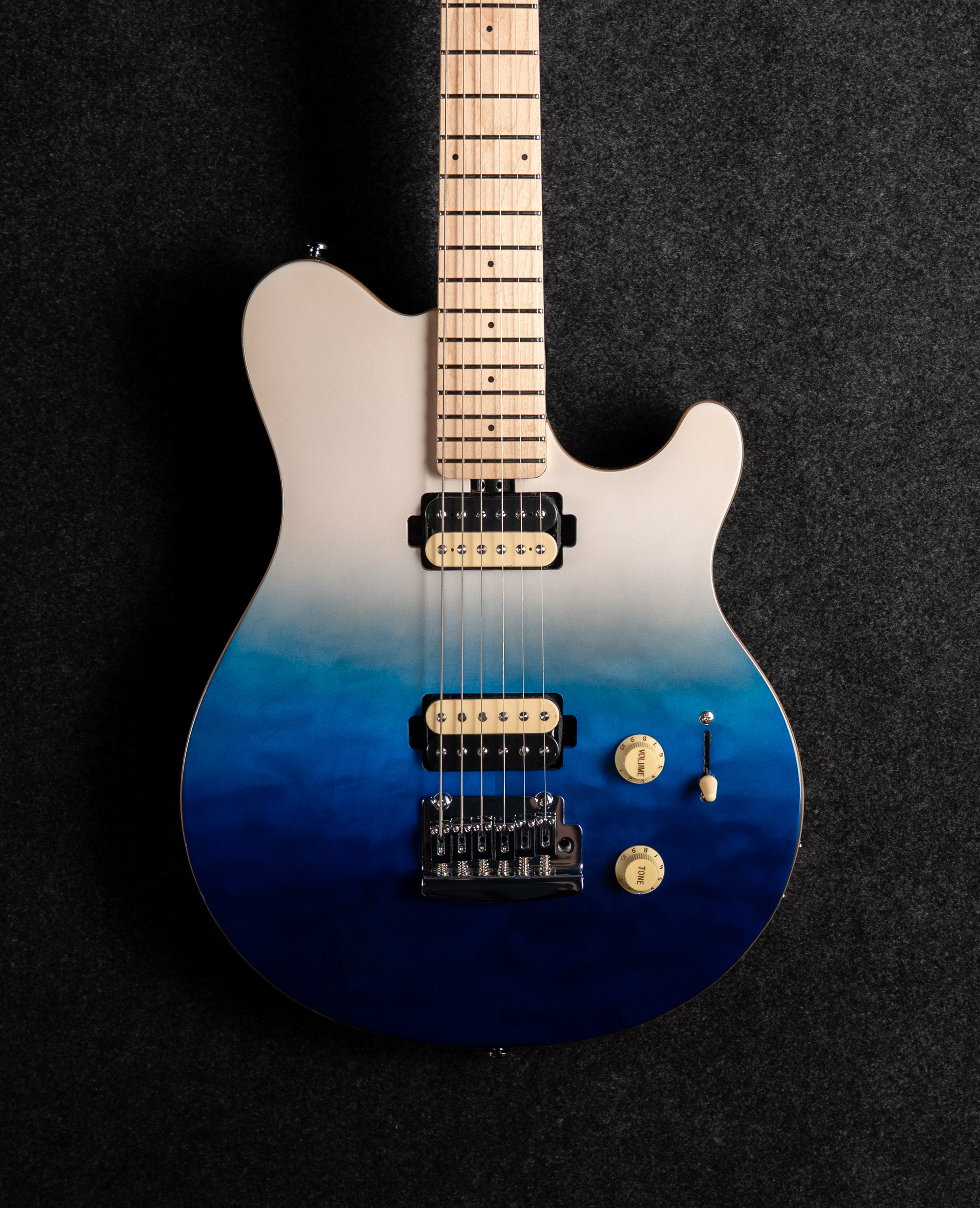 Электрогитара Sterling Axis Spectrum Blue - купить в "Гитарном Клубе"