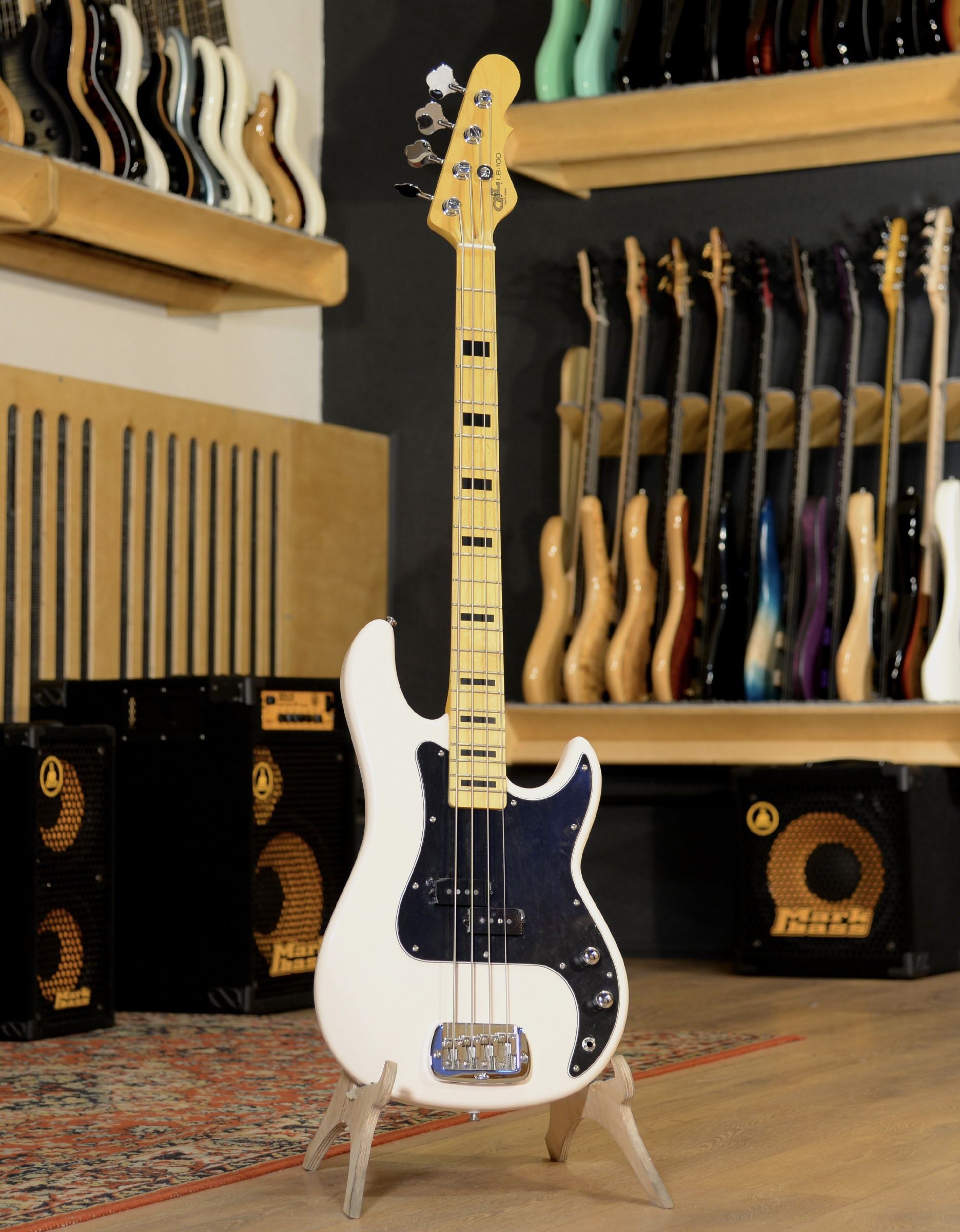 Бас-гитара G&L Tribute LB-100 Olympic White MP Poplar - купить в "Гитарном Клубе"