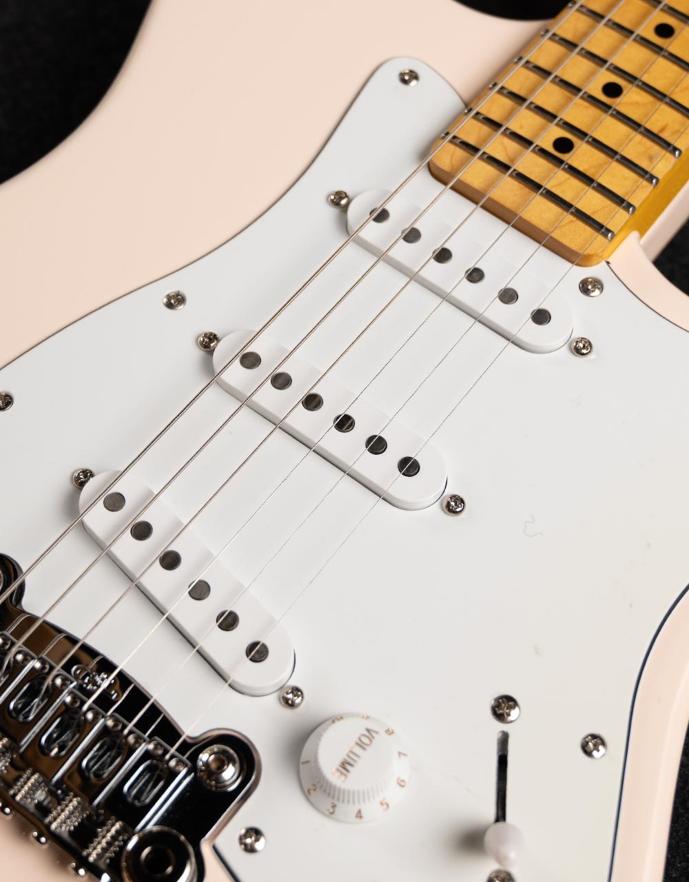 Электрогитара G&L Tribute Legacy Gloss White MP Poplar - купить в "Гитарном Клубе"