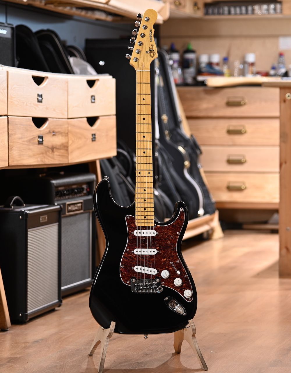 Электрогитара G&L Tribute Legacy Gloss Black MP - купить в "Гитарном Клубе"