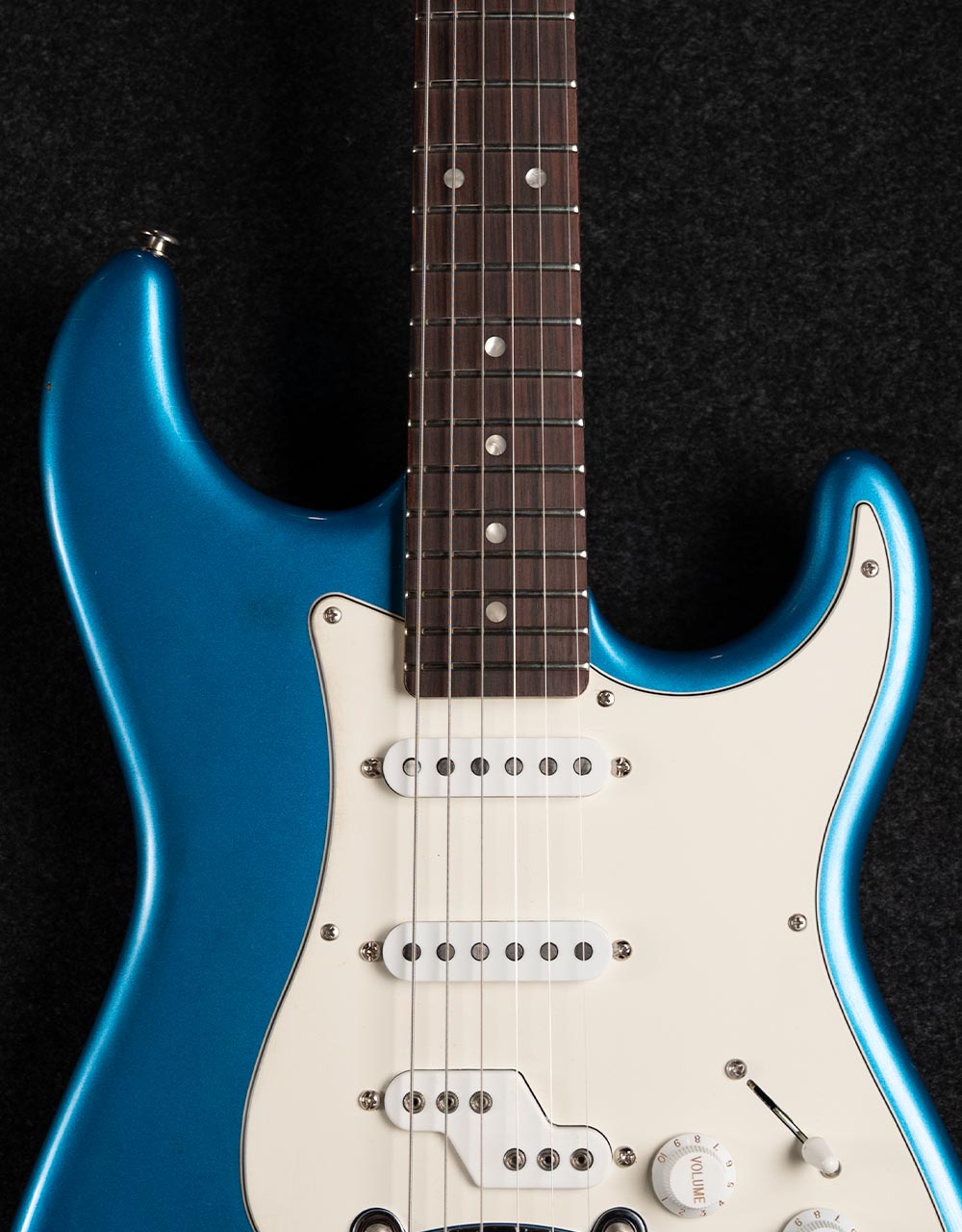 Электрогитара G&L Custom Shop Legacy SSZ RW Nitro Lake Placid Blue - купить в "Гитарном Клубе"