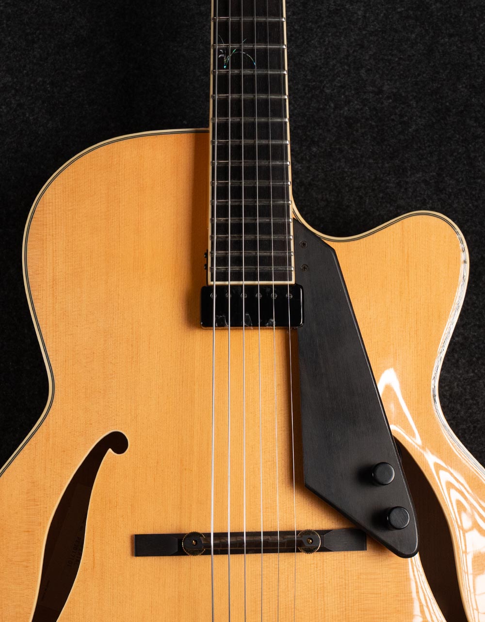 Полуакустическая гитара Peerless Imperial NA - купить в "Гитарном Клубе"