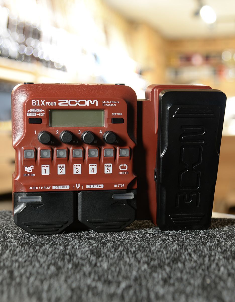 Процессор эффектов Zoom B1X FOUR - купить в "Гитарном Клубе"