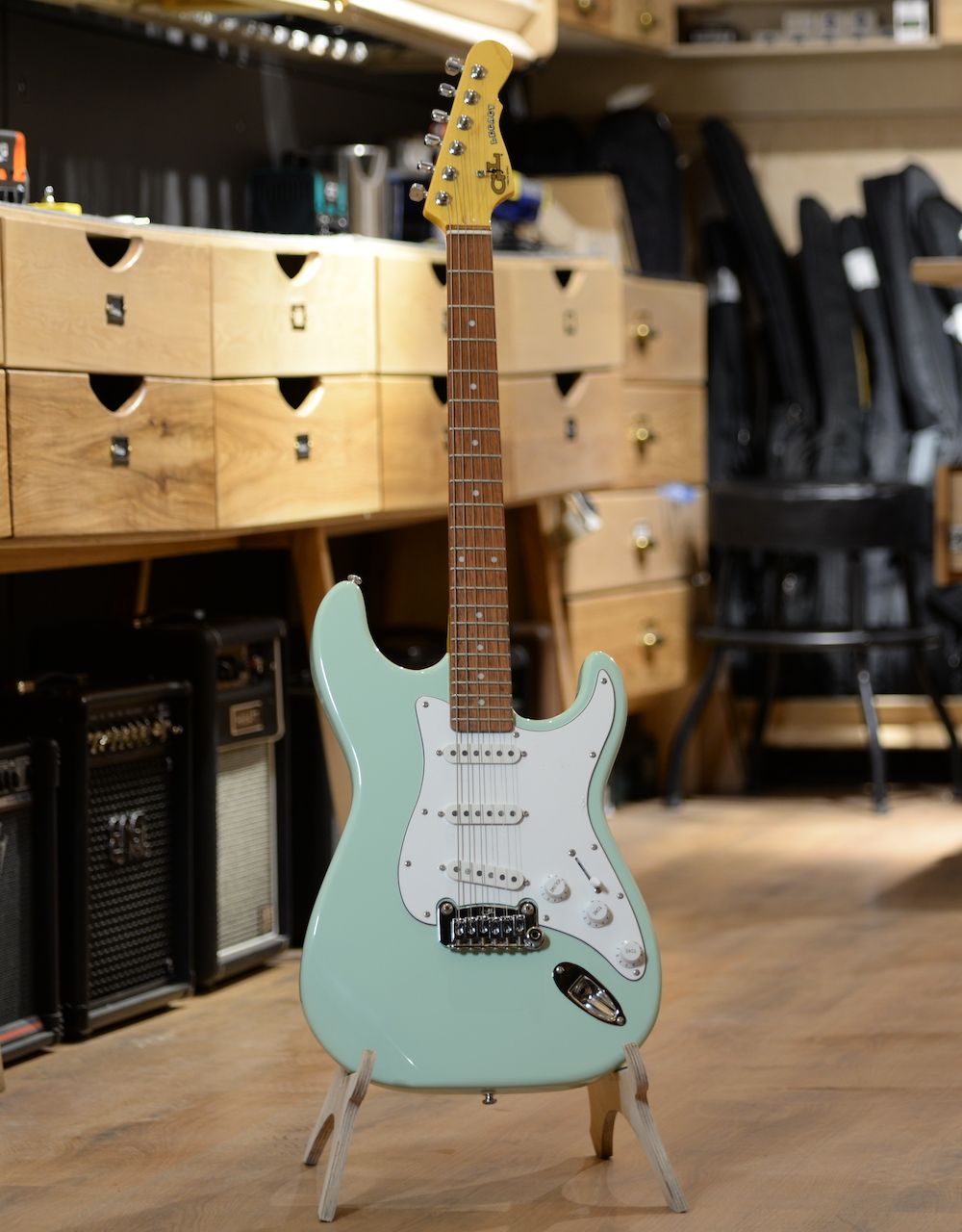Электрогитара G&L Tribute Legacy Surf Green Jatoba - купить в "Гитарном Клубе"