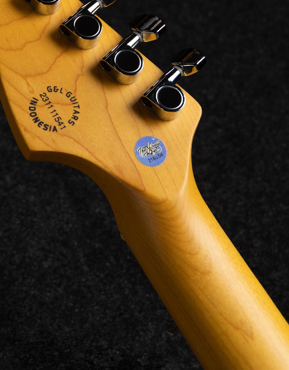 Электрогитара G&L Tribute Legacy Gloss White MP Poplar - купить в "Гитарном Клубе"