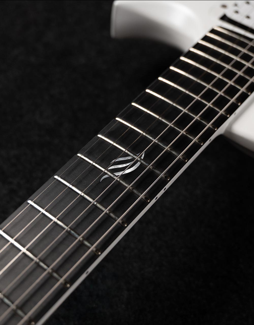 Электрогитара Enya Nova Go Sonic/Wh - купить в "Гитарном Клубе"