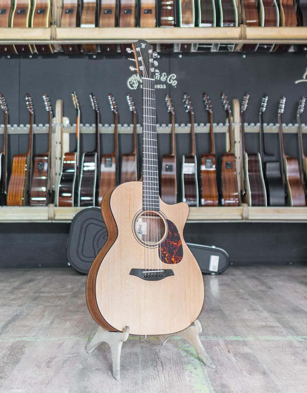 Акустическая гитара Furch Blue OMC-CM - купить в "Гитарном Клубе"