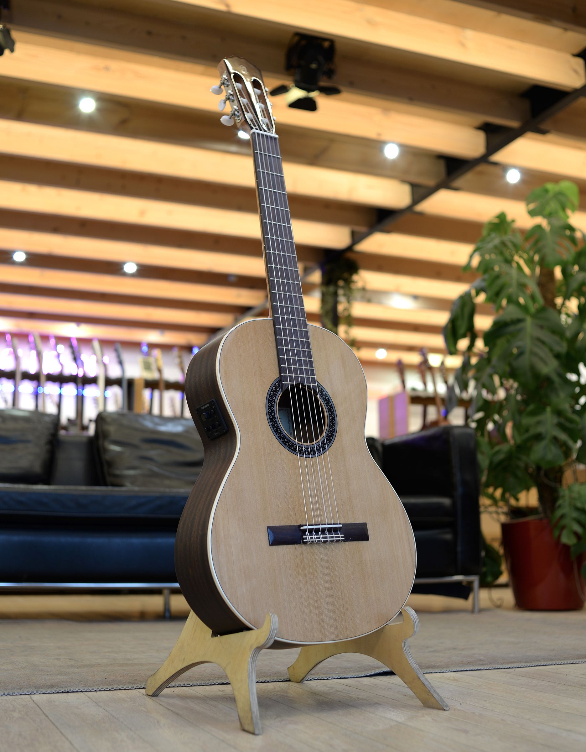 Классическая гитара Alhambra 1C HT EZ - купить в "Гитарном Клубе"