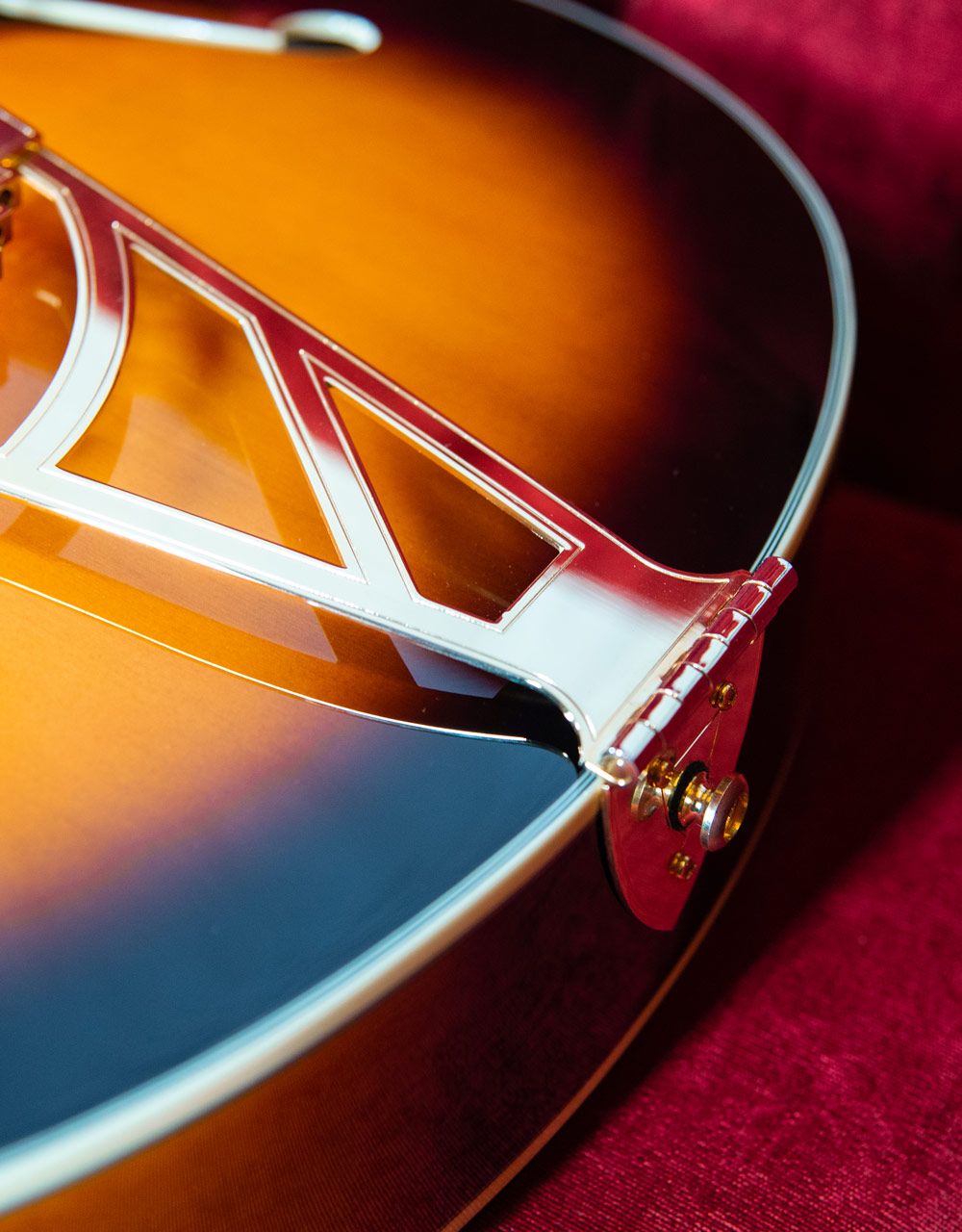 Полуакустическая гитара D