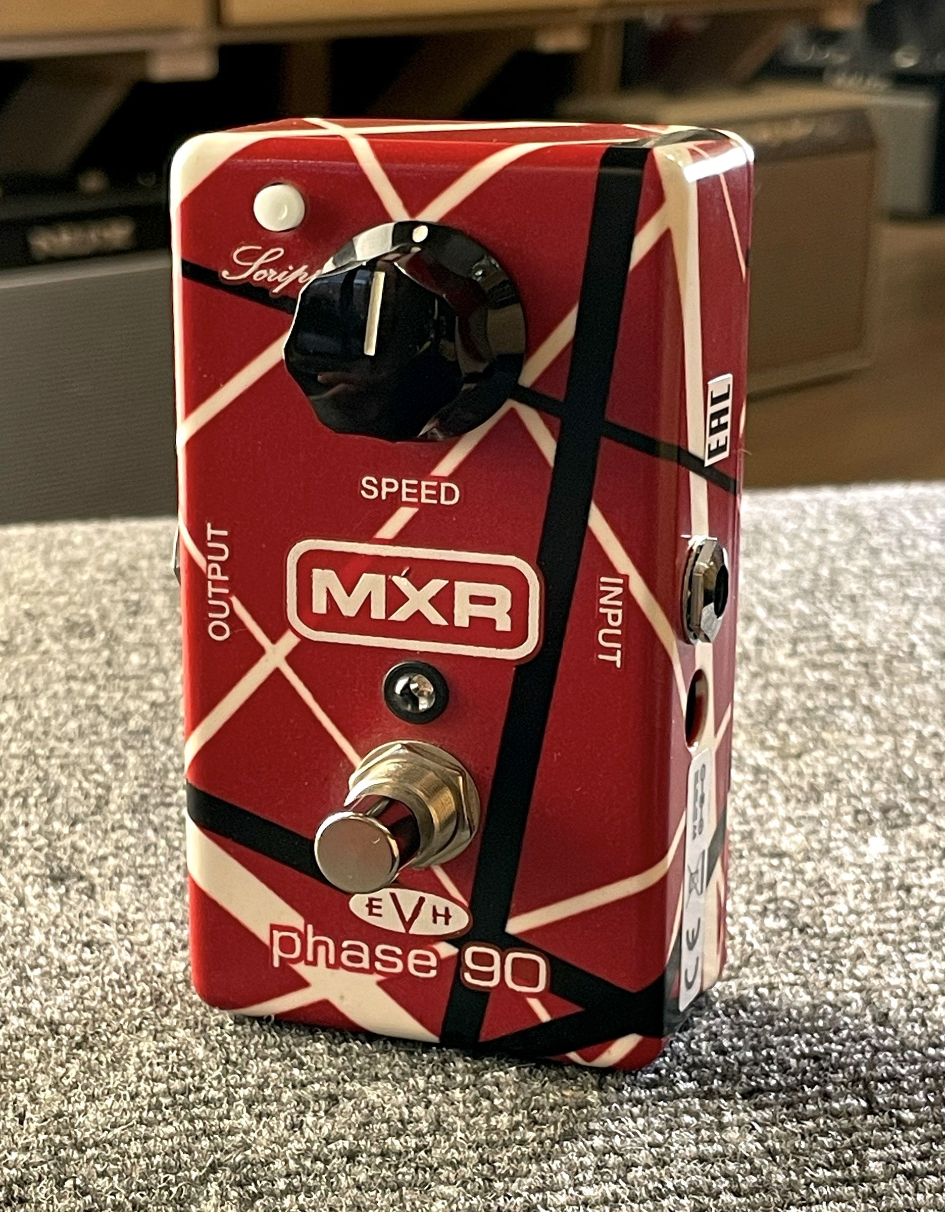 Гитарная педаль Dunlop MXR EVH 90 Eddie Van Halen Phase 90 - купить в "Гитарном Клубе"