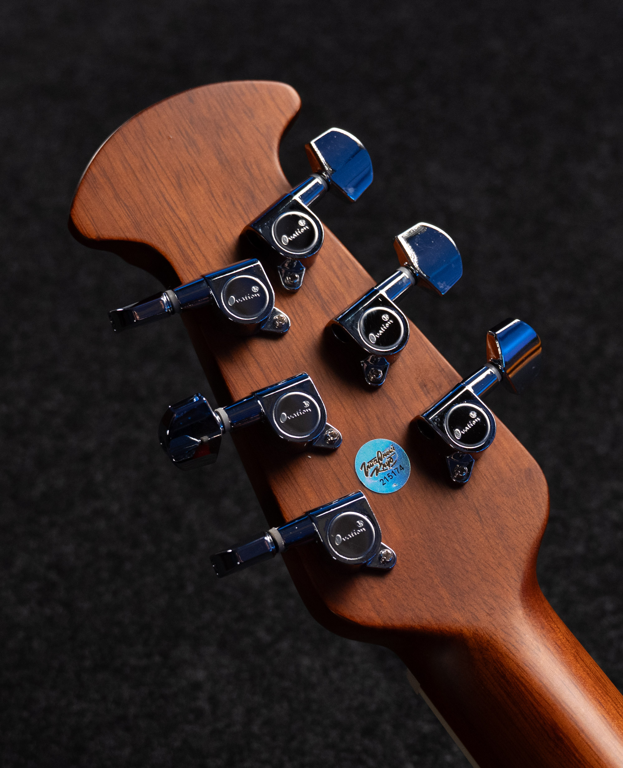 Электроакустическая гитара Ovation CS24L-5G Celebrity CS Standard Mid Cutaway Black - купить в "Гитарном Клубе"
