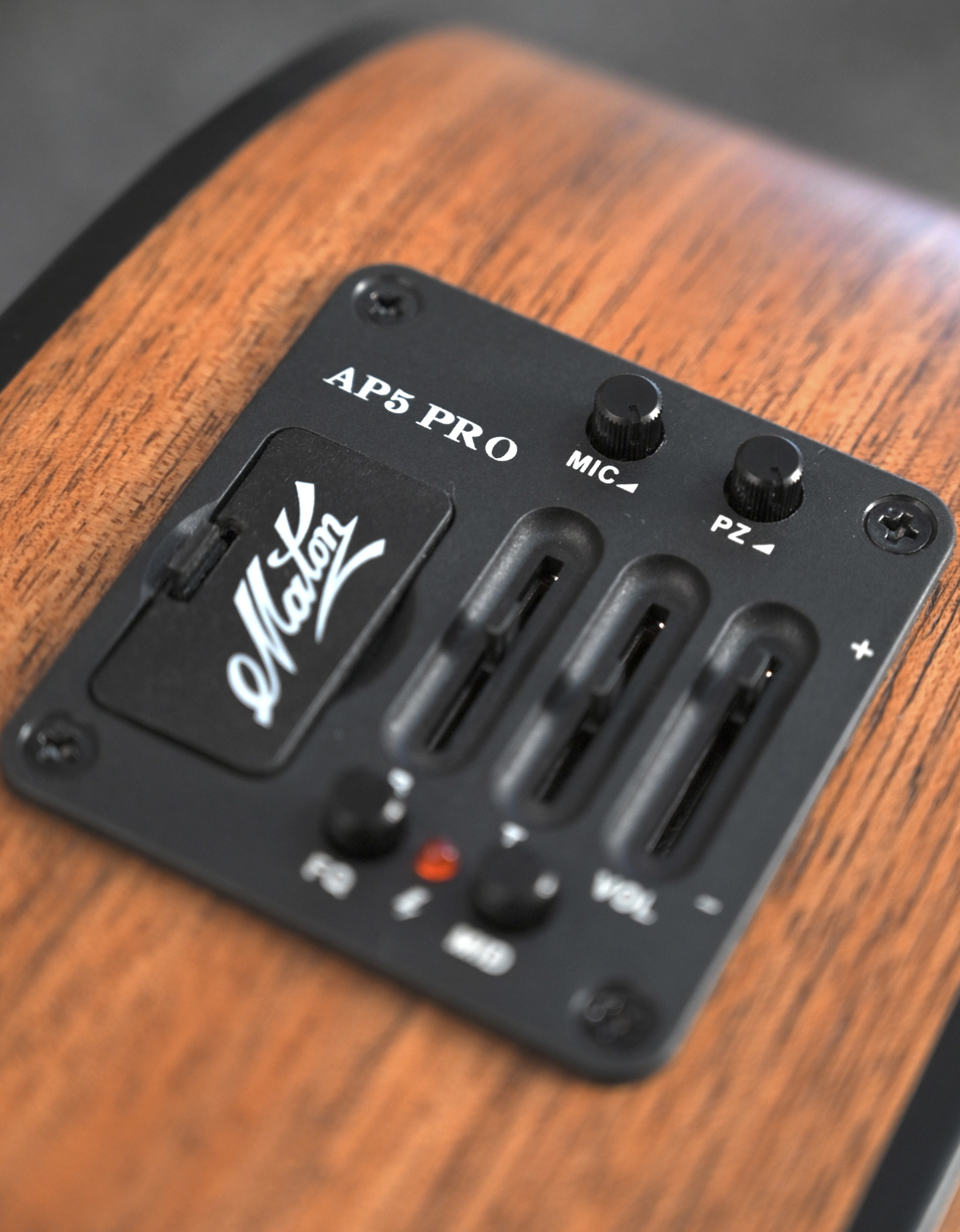 Электроакустическая гитара Maton EBW70C - купить в "Гитарном Клубе"