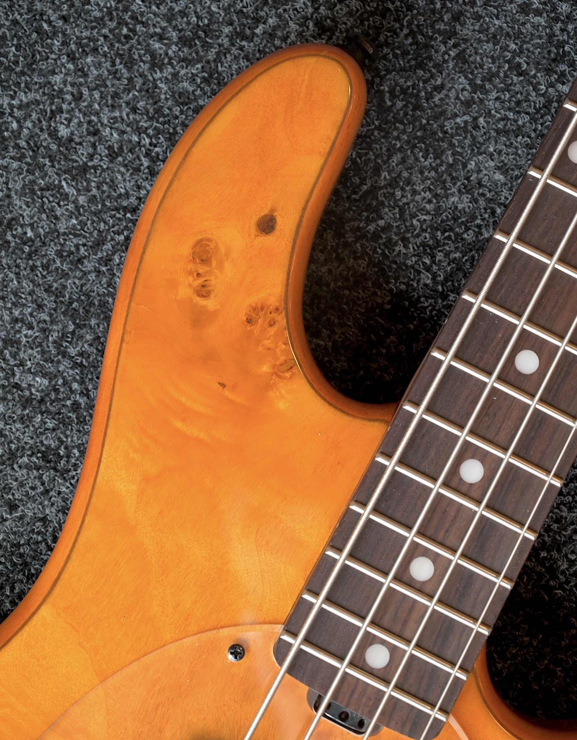 Бас-гитара Sterling StingRay RAY34HHPB-AM, Poplar Burl Top Amber - купить в "Гитарном Клубе"