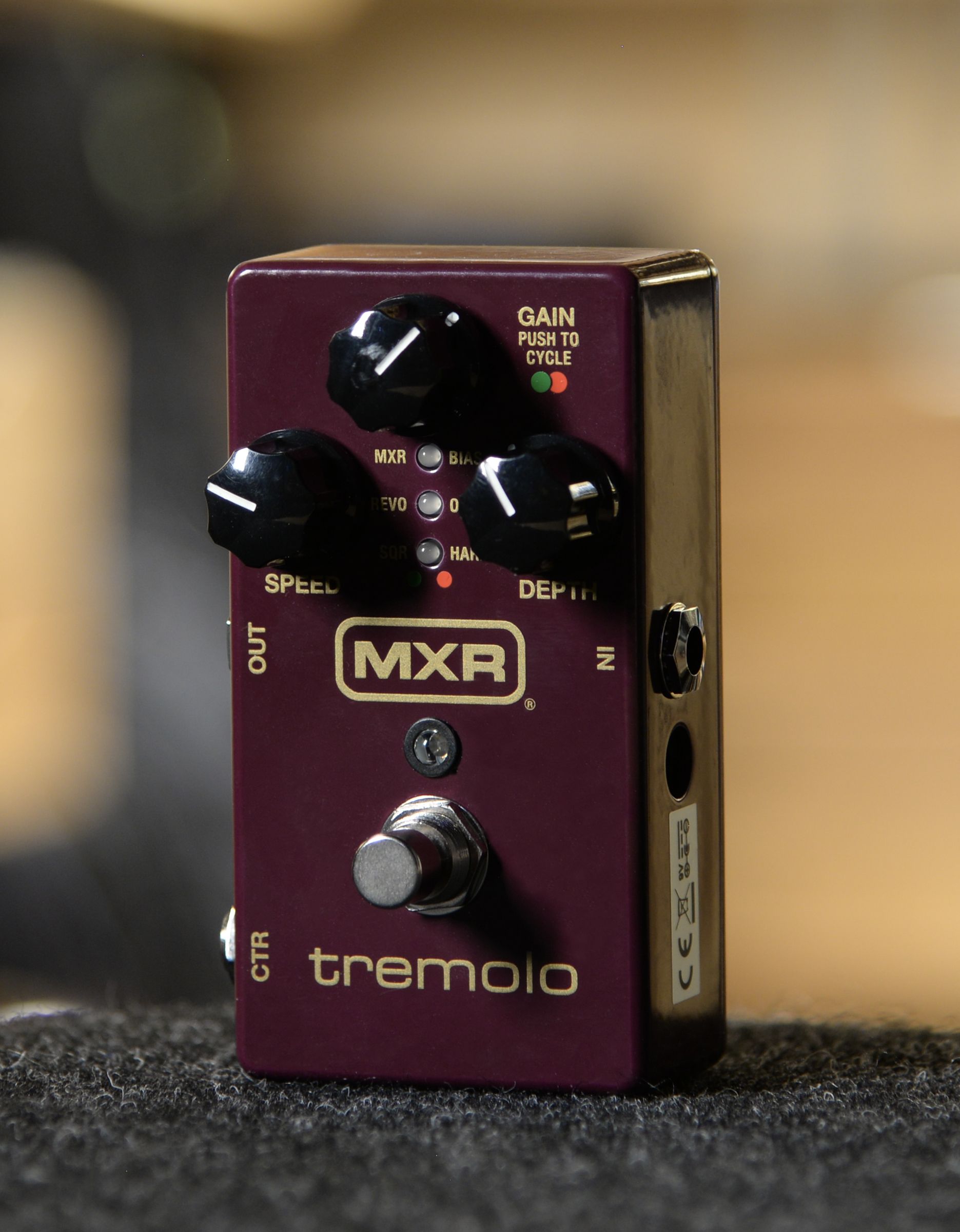 Гитарная педаль Dunlop M305G1 MXR Tremolo - купить в "Гитарном Клубе"