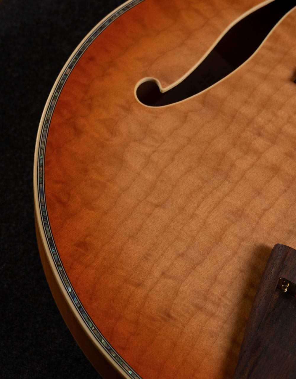 Полуакустическая гитара Peerless Jazz City - купить в "Гитарном Клубе"