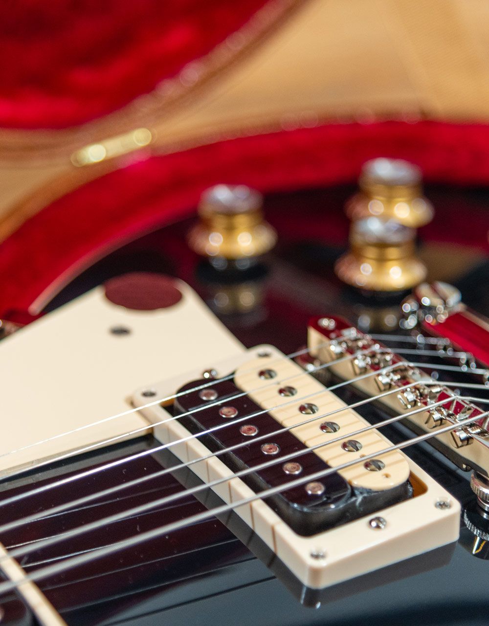 Электрогитара Gibson Les Paul Classic Ebony - купить в "Гитарном Клубе"