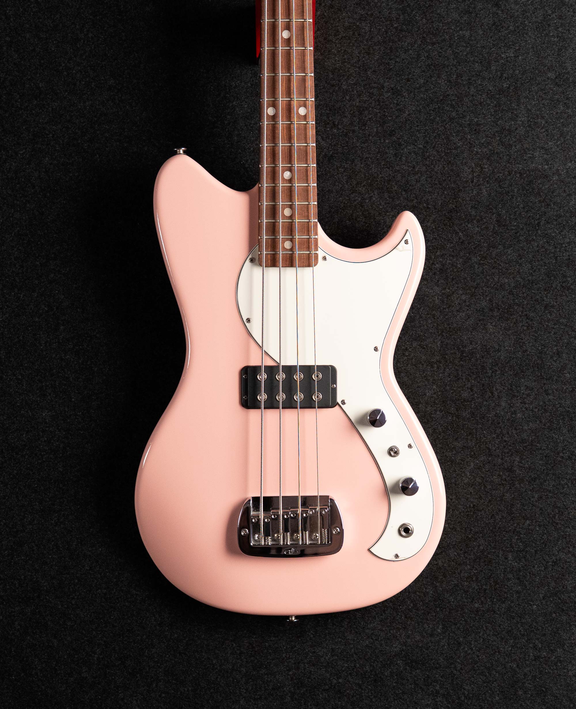 Бас-гитара G&L FD Fallout Shortscale Bass Shell Pink CR - купить в "Гитарном Клубе"