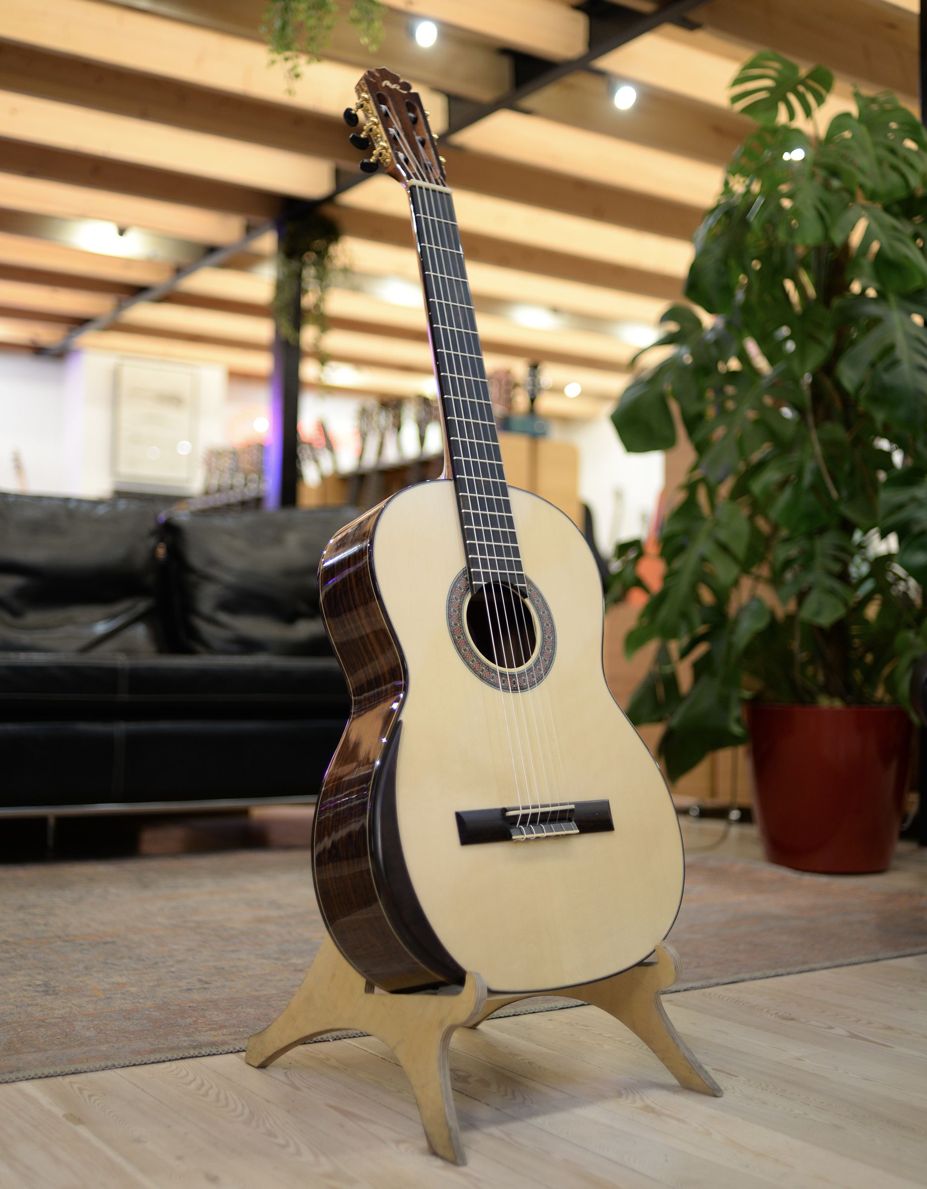 Классическая гитара Manuel Rodriguez C-S 4/4 Superior - купить в "Гитарном Клубе"