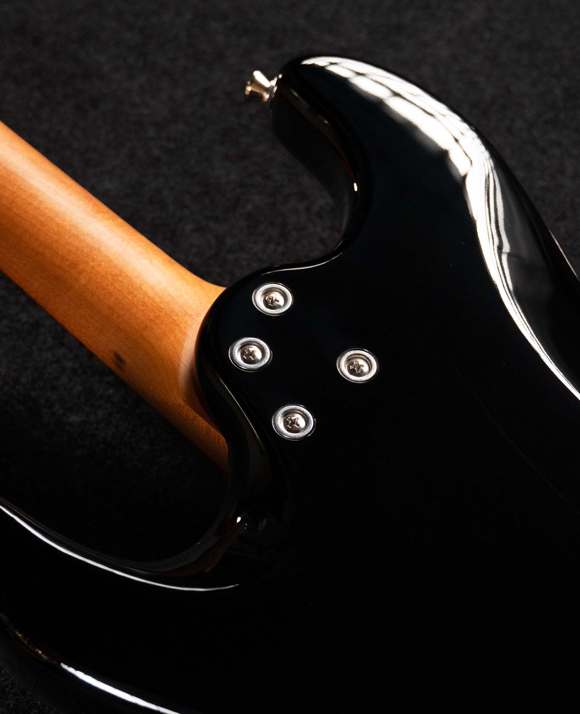 Электрогитара JET JS-400 HT BK - купить в "Гитарном Клубе"