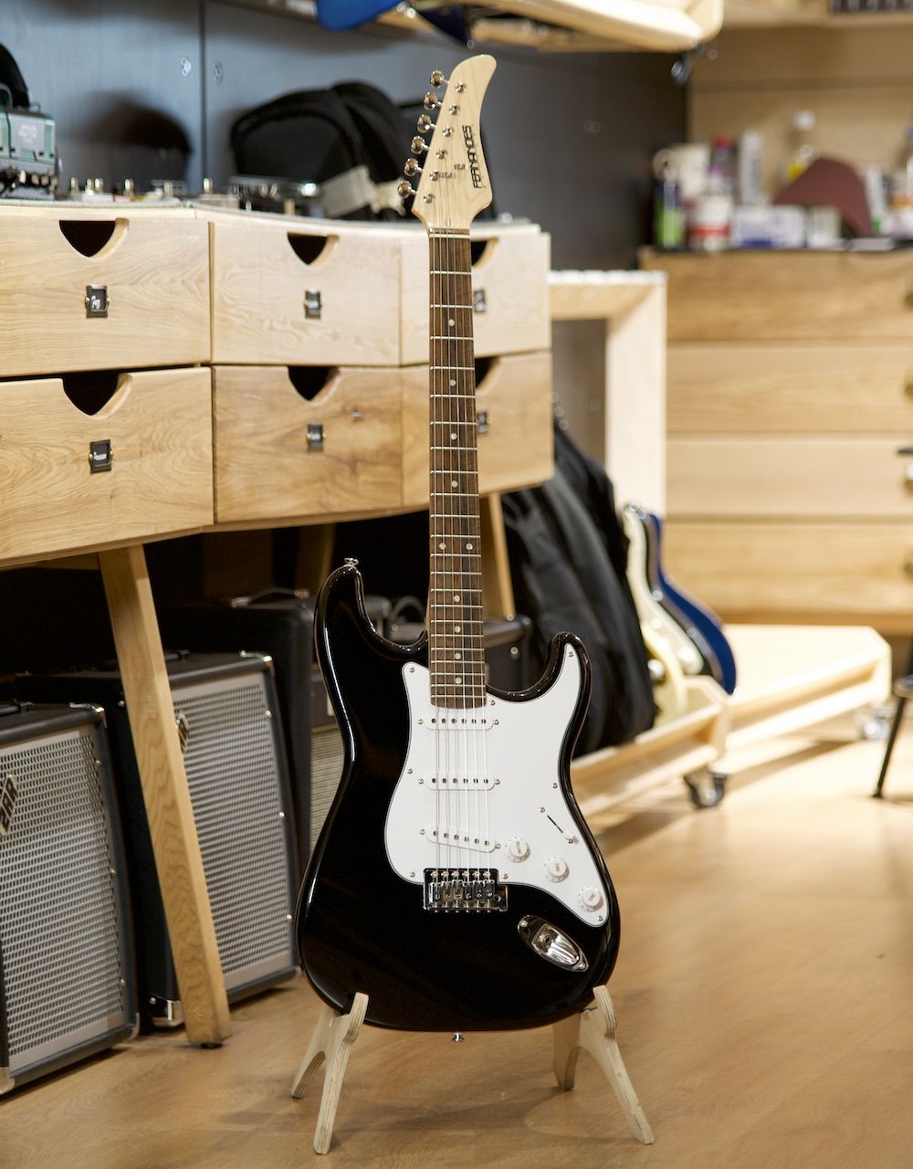 Электрогитара Fernandes LE-1Z 3S Black - купить в "Гитарном Клубе"