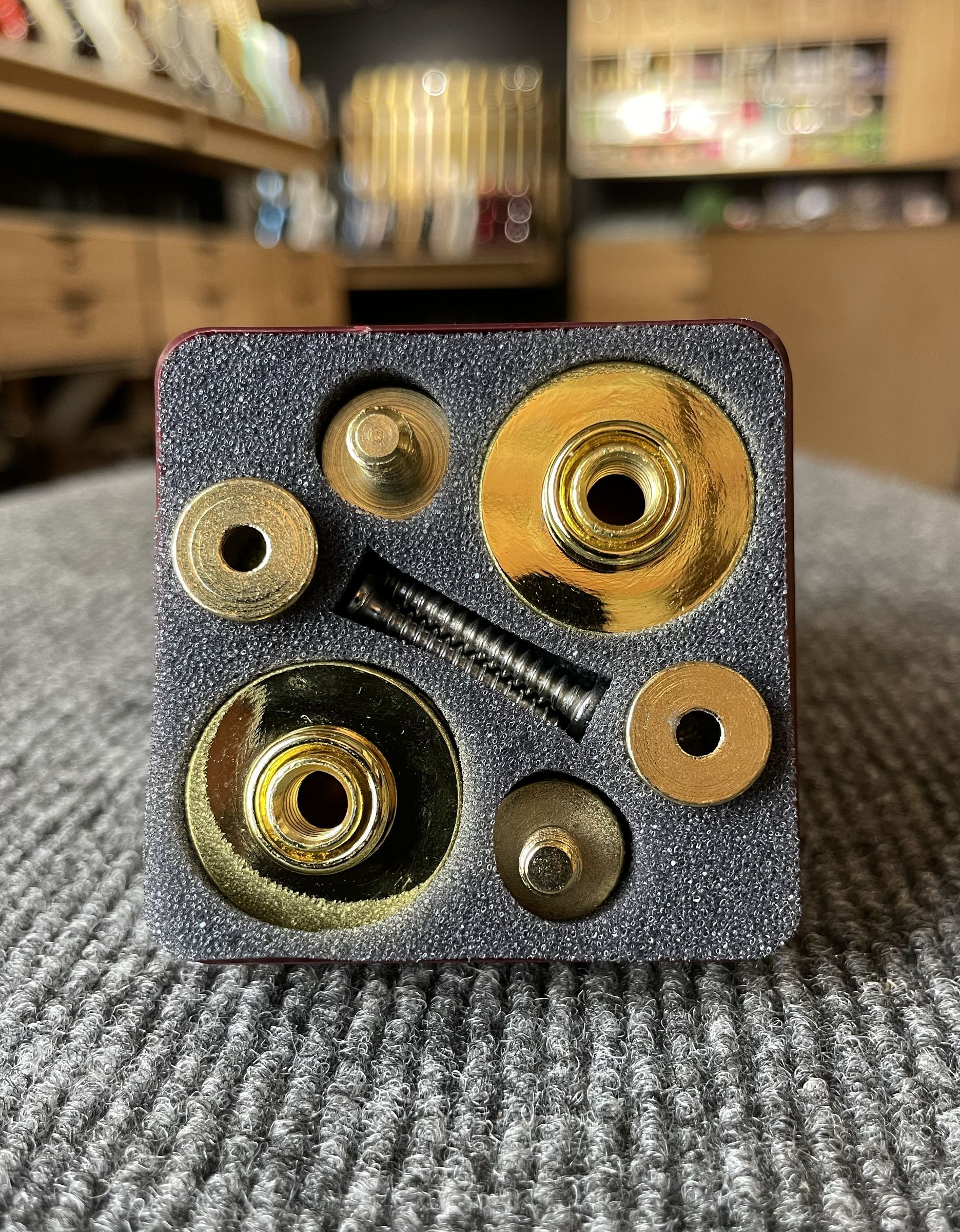 Стрэплоки UNIQKEYS STRAPHOLD TYPE D SH-TD-GD - купить в "Гитарном Клубе"