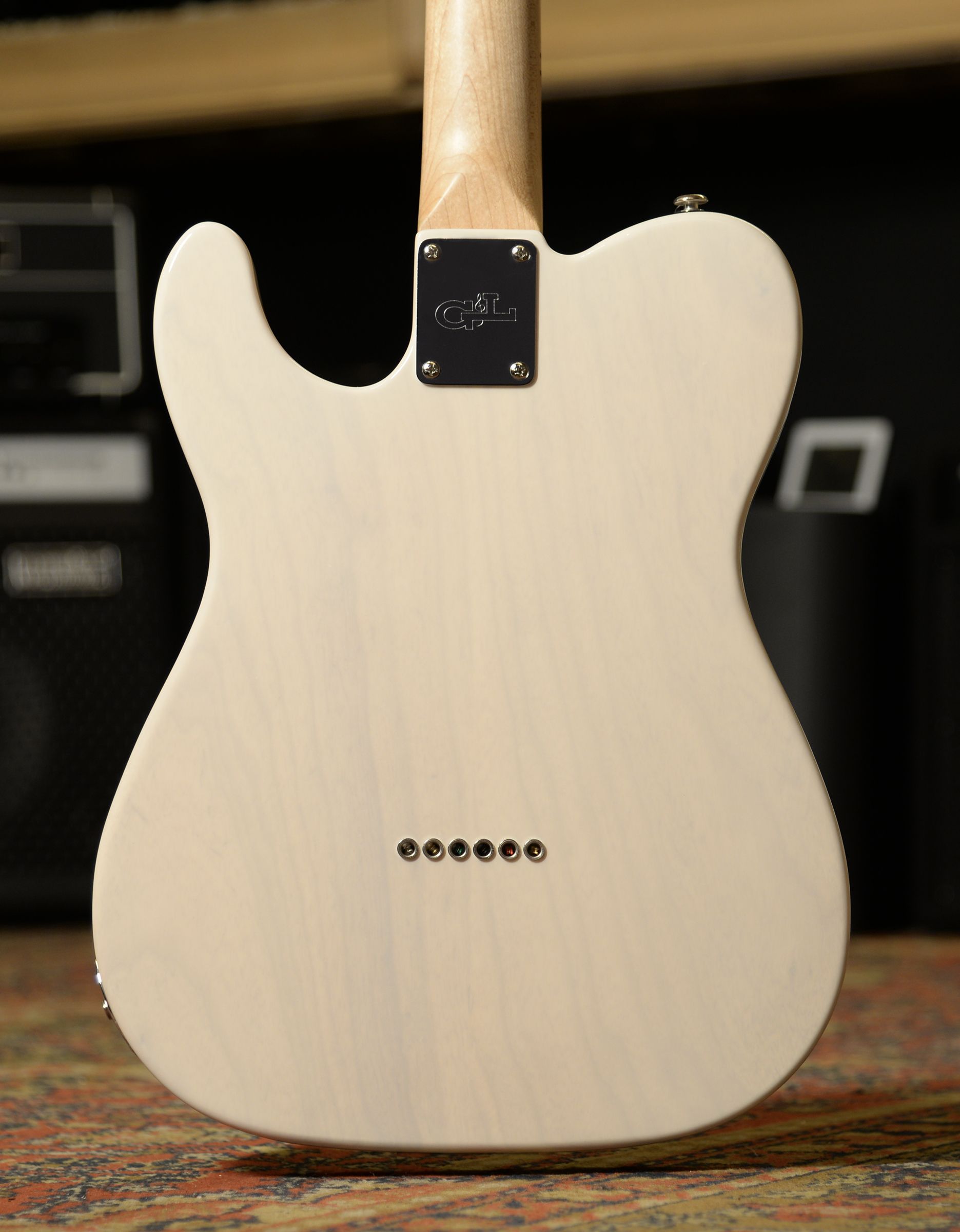 Электрогитара G&L ASAT Classic Semi-Hollow Blonde MP - купить в "Гитарном Клубе"