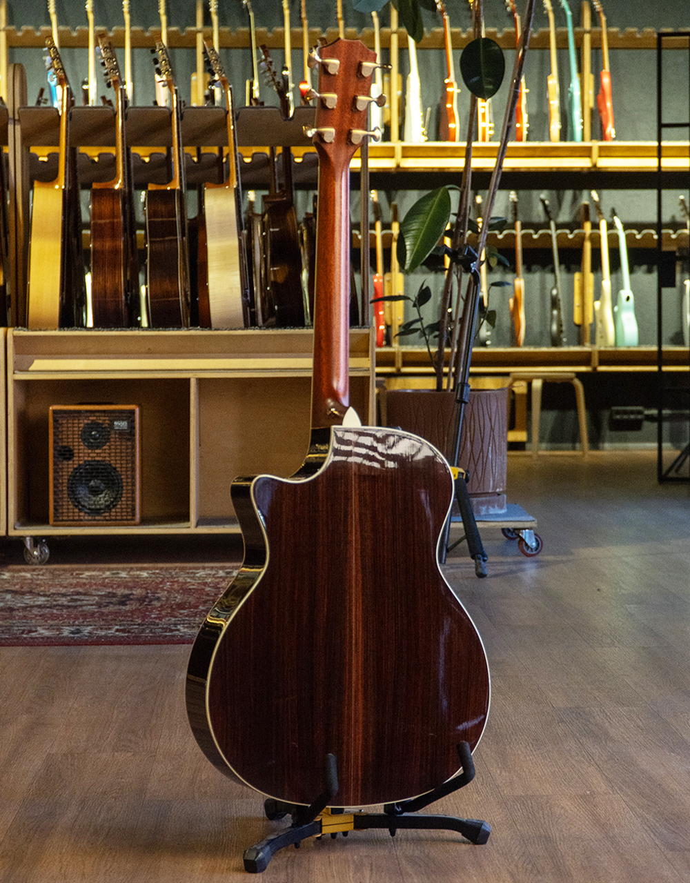 Электроакустическая гитара Taylor 914ce, 2011 - купить в "Гитарном Клубе"