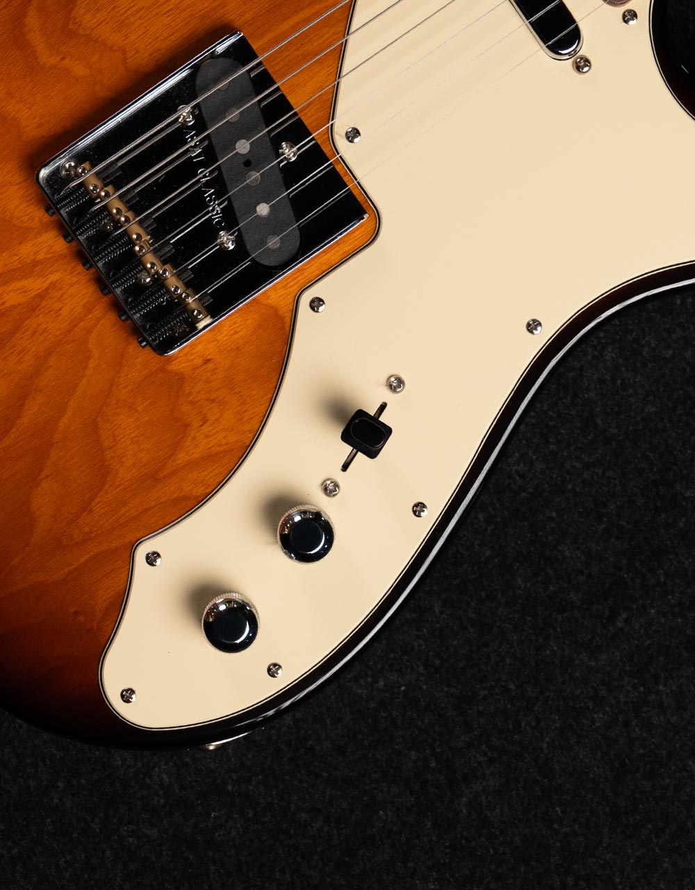 Электрогитара G&L Limited Run ASAT Classic Thinline, Autumn Burst CR - купить в "Гитарном Клубе"