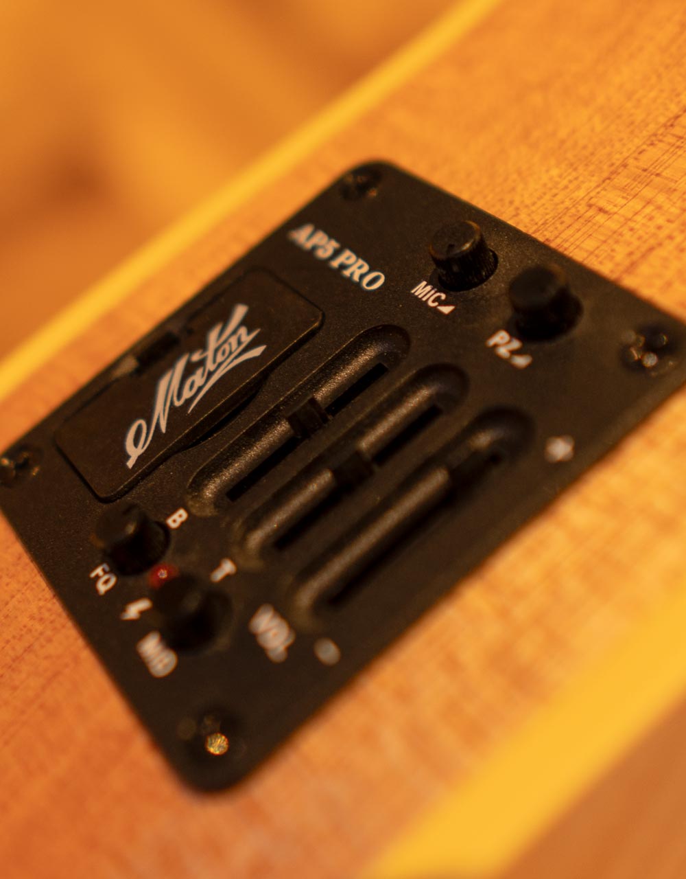 Электроакустическая гитара Maton PERFORMER - купить в "Гитарном Клубе"