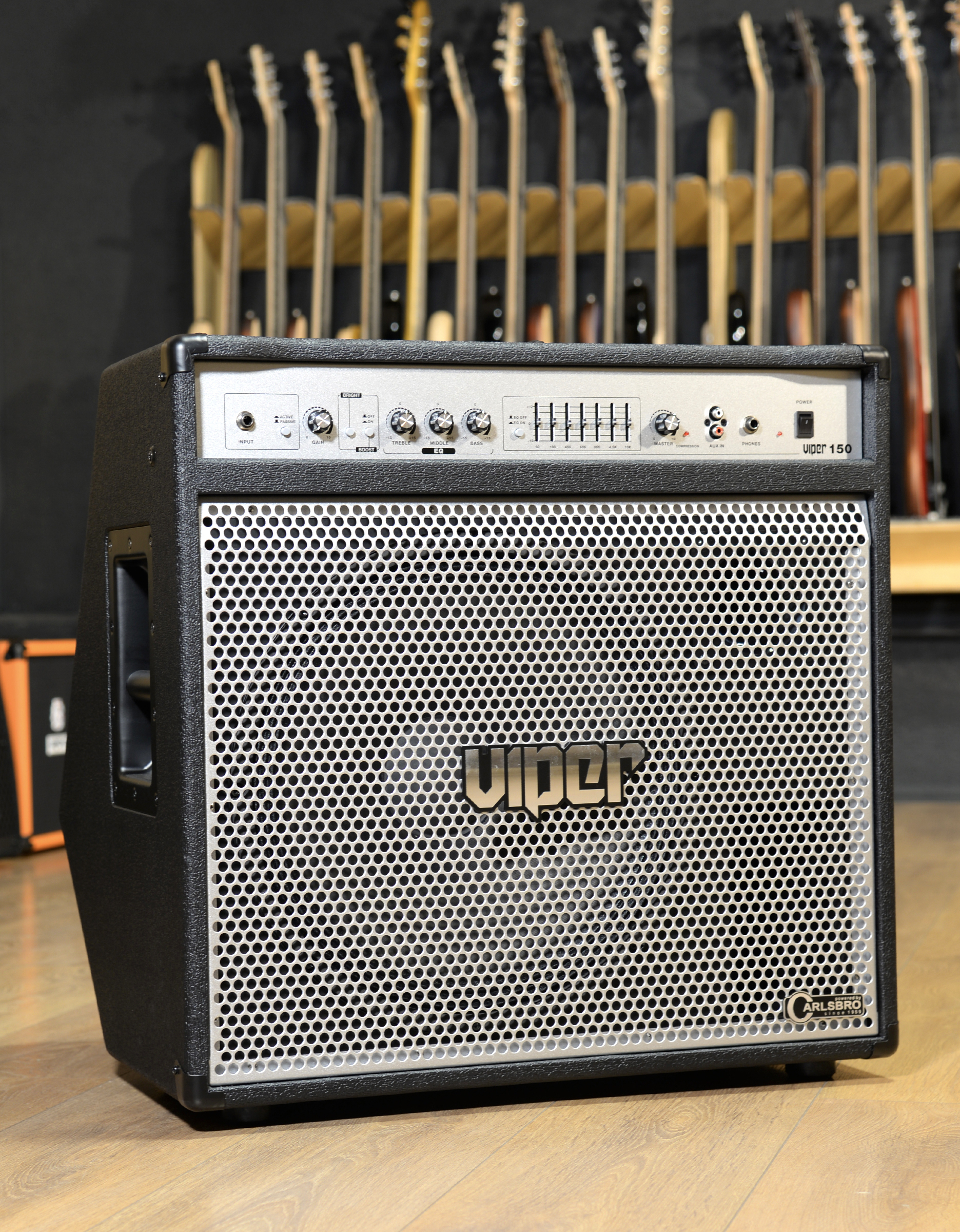 Комбоусилитель для бас-гитары Carlsbro VIPER150 - купить в "Гитарном Клубе"