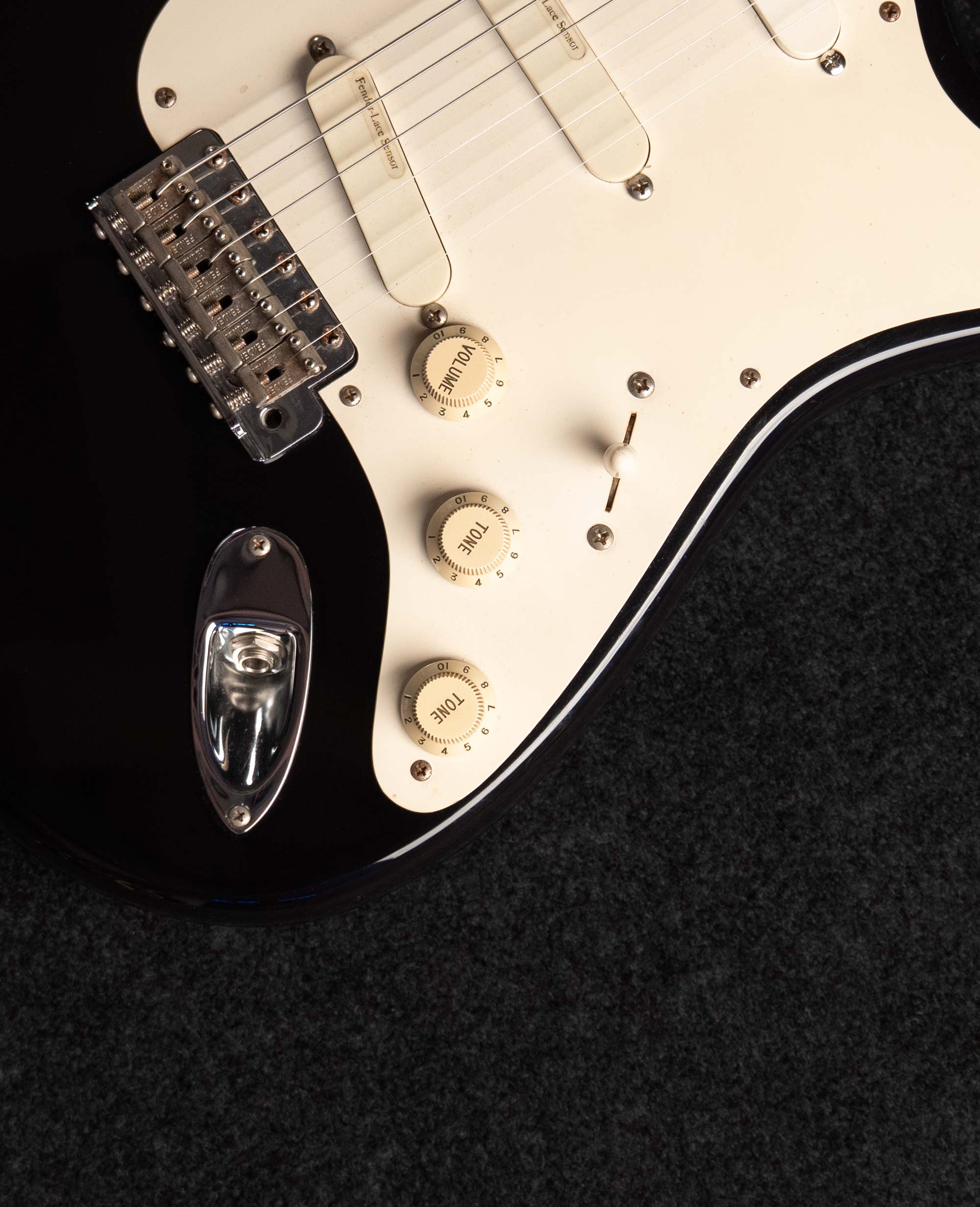 Электрогитара Fender Stratocaster Eric Clapton, Blackie, 1996 - купить в "Гитарном Клубе"