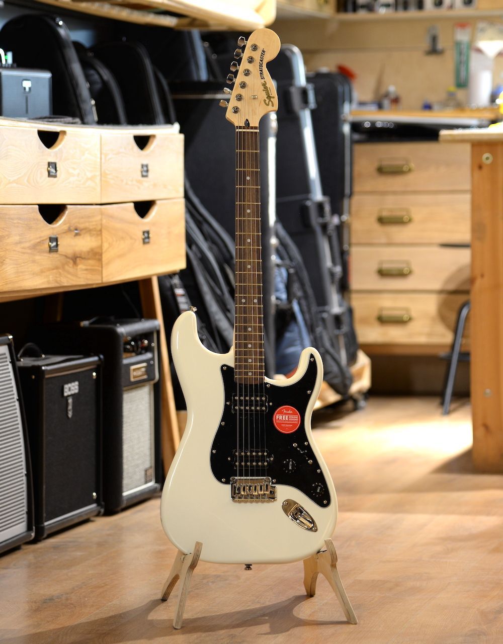 Электрогитара Squier Affinity Stratocaster HH LRL Olympic White - купить в "Гитарном Клубе"