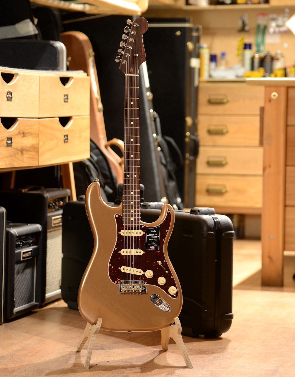 Электрогитара Fender American Professional II Stratocaster Rosewood Firemist Gold - купить в "Гитарном Клубе"