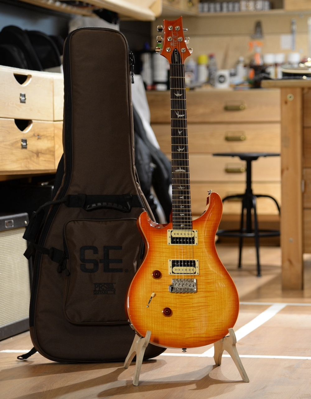 Электрогитара PRS SE CUSTOM 24 L/H VINTAGE SUNBURST - купить в "Гитарном Клубе"