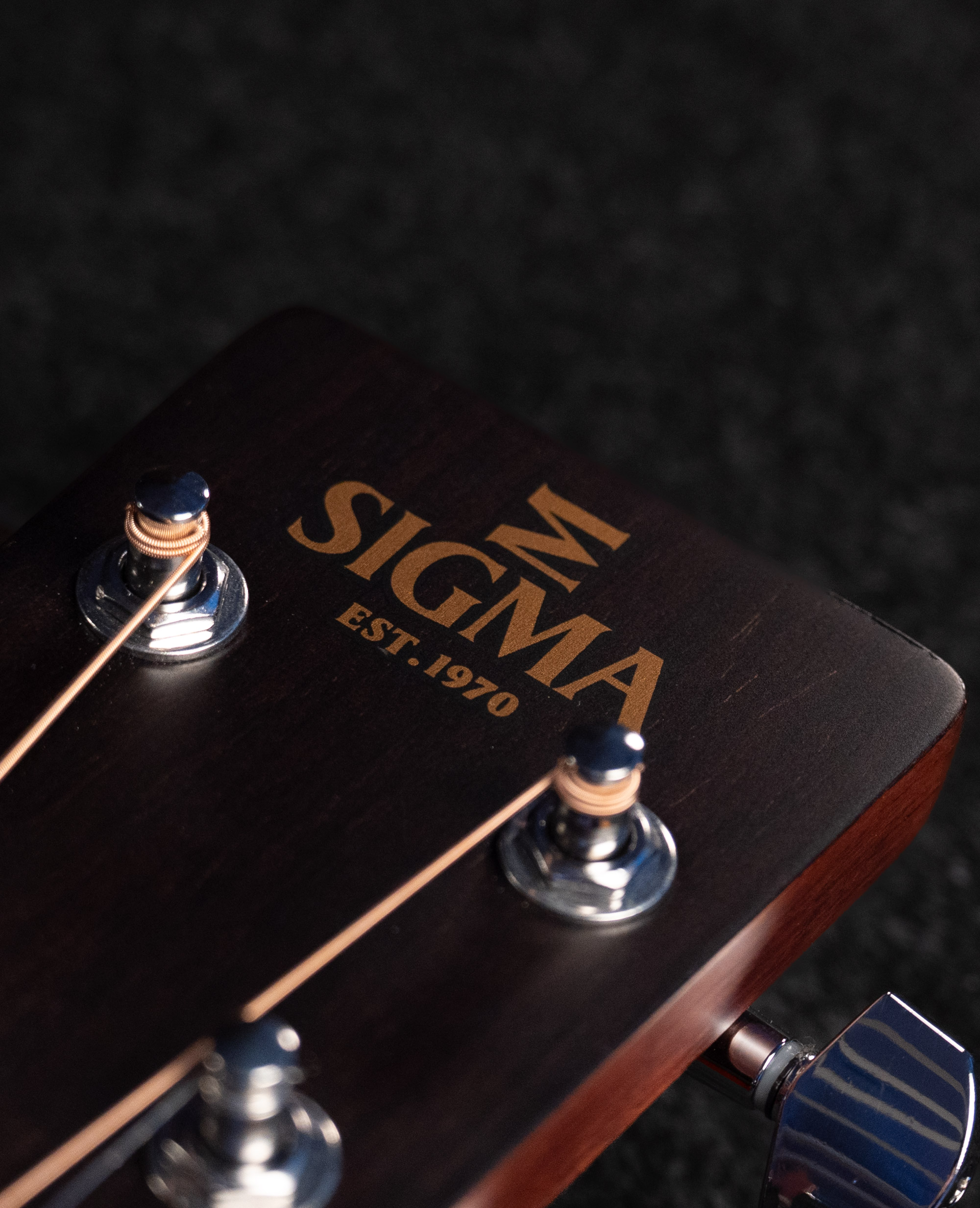 Электроакустическая гитара Sigma OMTC-1E-SB - купить в "Гитарном Клубе"