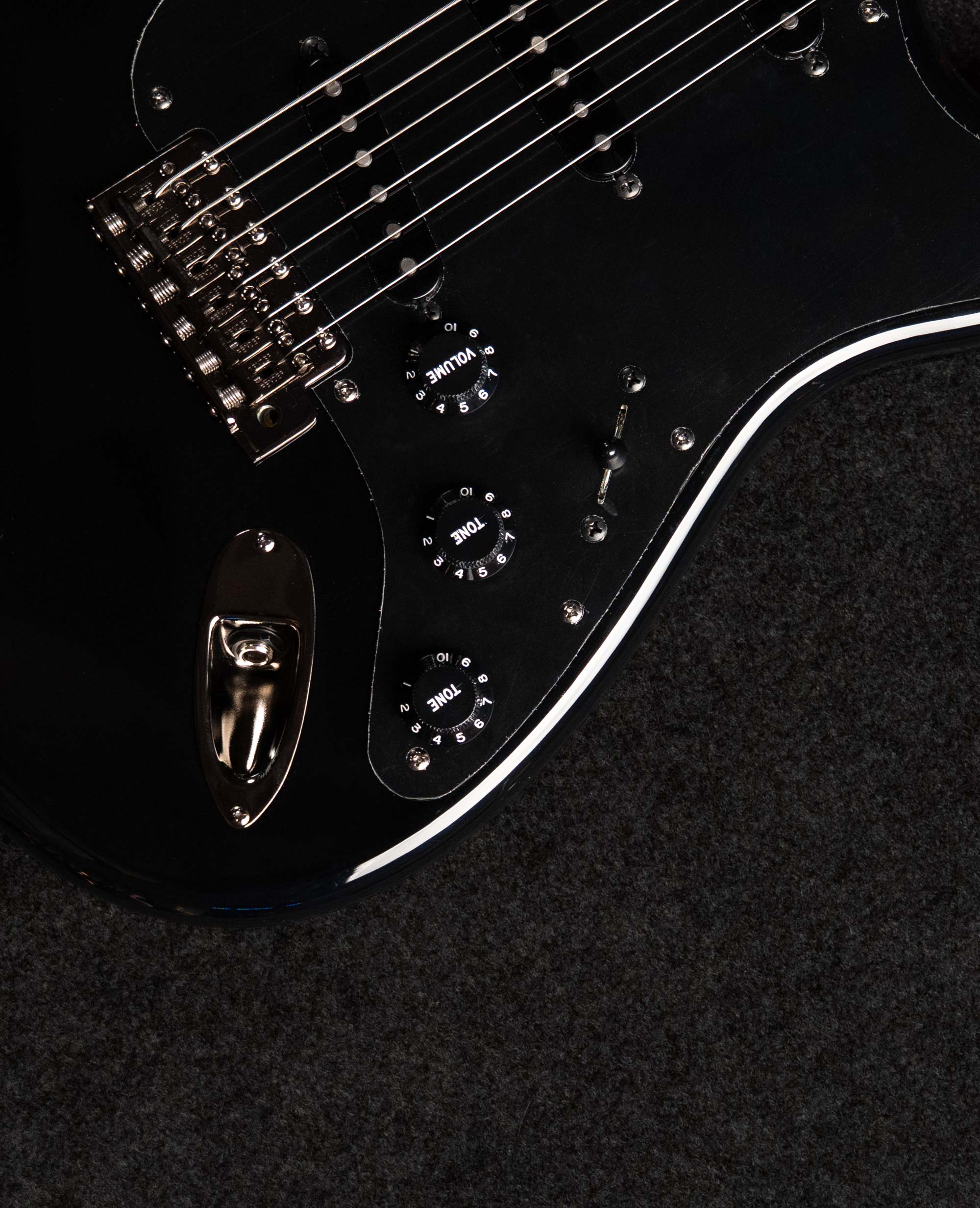 Электрогитара Fender Stratocaster Limited Final Fantasy XIV - купить в "Гитарном Клубе"