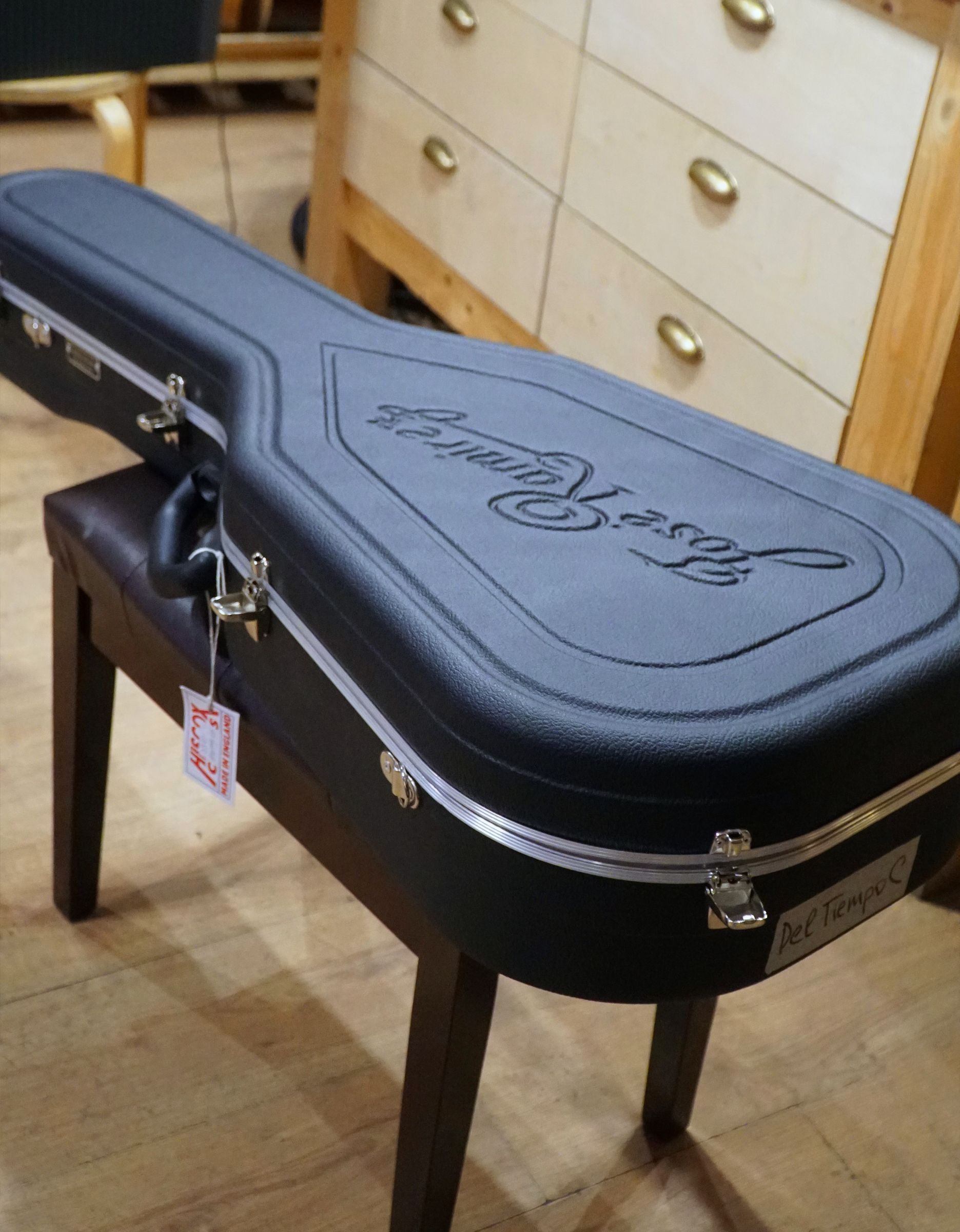 Кейс для классической гитары Hiscox Ramirez STD-CLR - купить в "Гитарном Клубе"