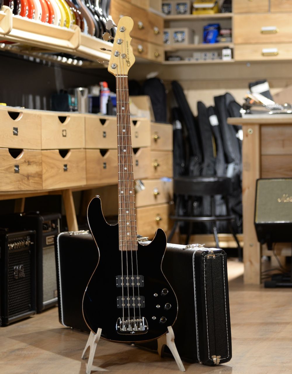 Бас-гитара G&L L-2000 Jet Black CR - купить в "Гитарном Клубе"
