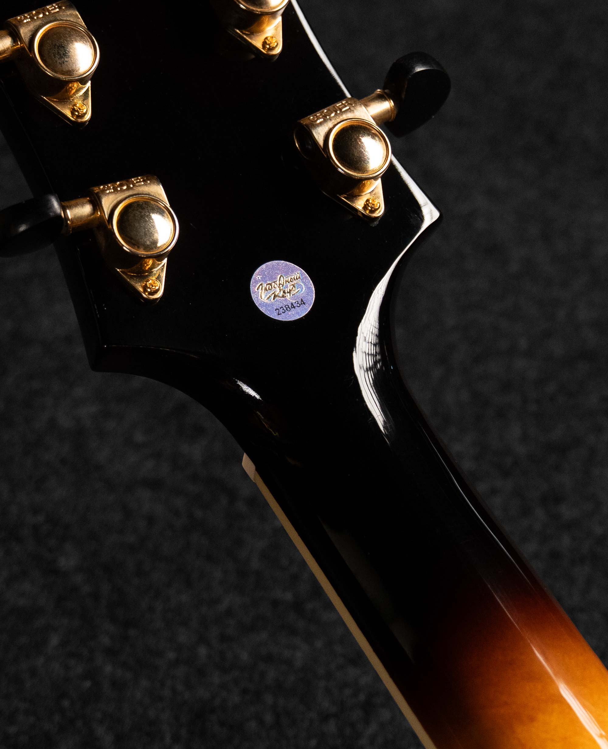 Полуакустическая гитара Peerless Manhattan - купить в "Гитарном Клубе"