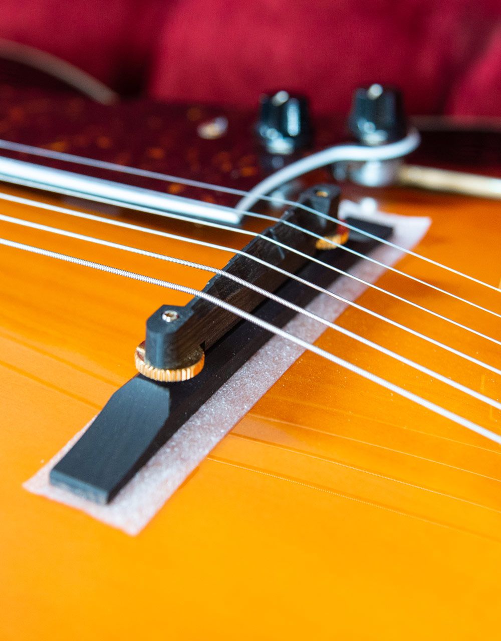 Полуакустическая гитара D