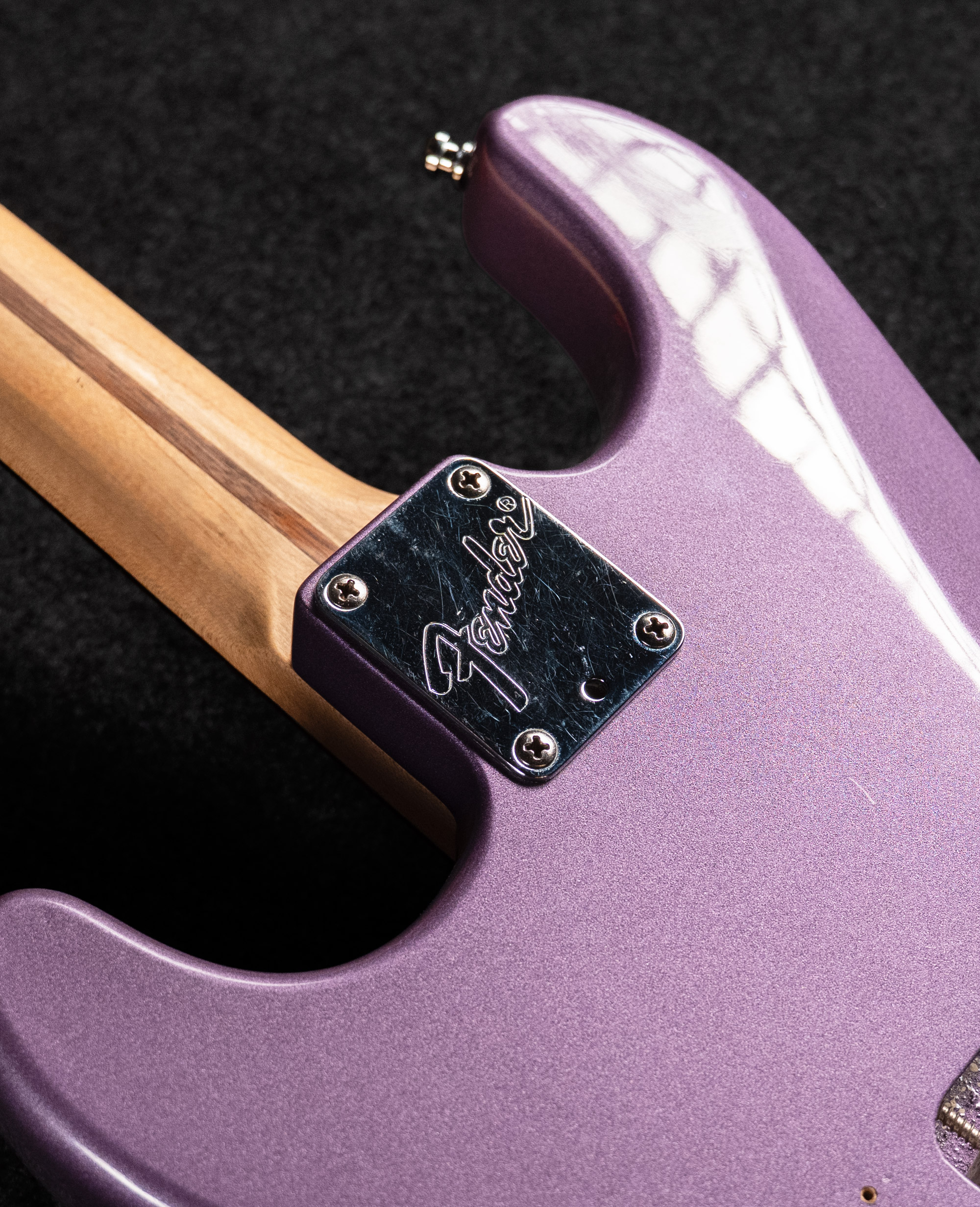Электрогитара Fender Stratocaster Jeff Beck Purple’93 - купить в "Гитарном Клубе"