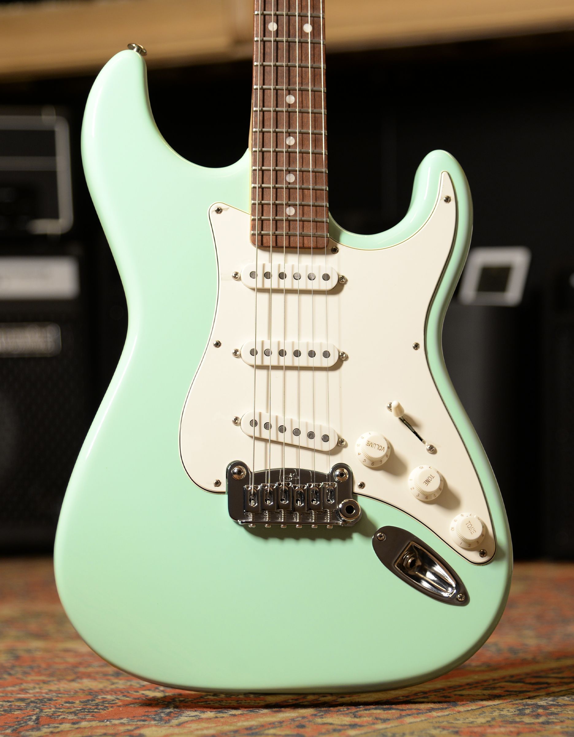 Электрогитара G&L FD Legacy Surf Green CR - купить в "Гитарном Клубе"