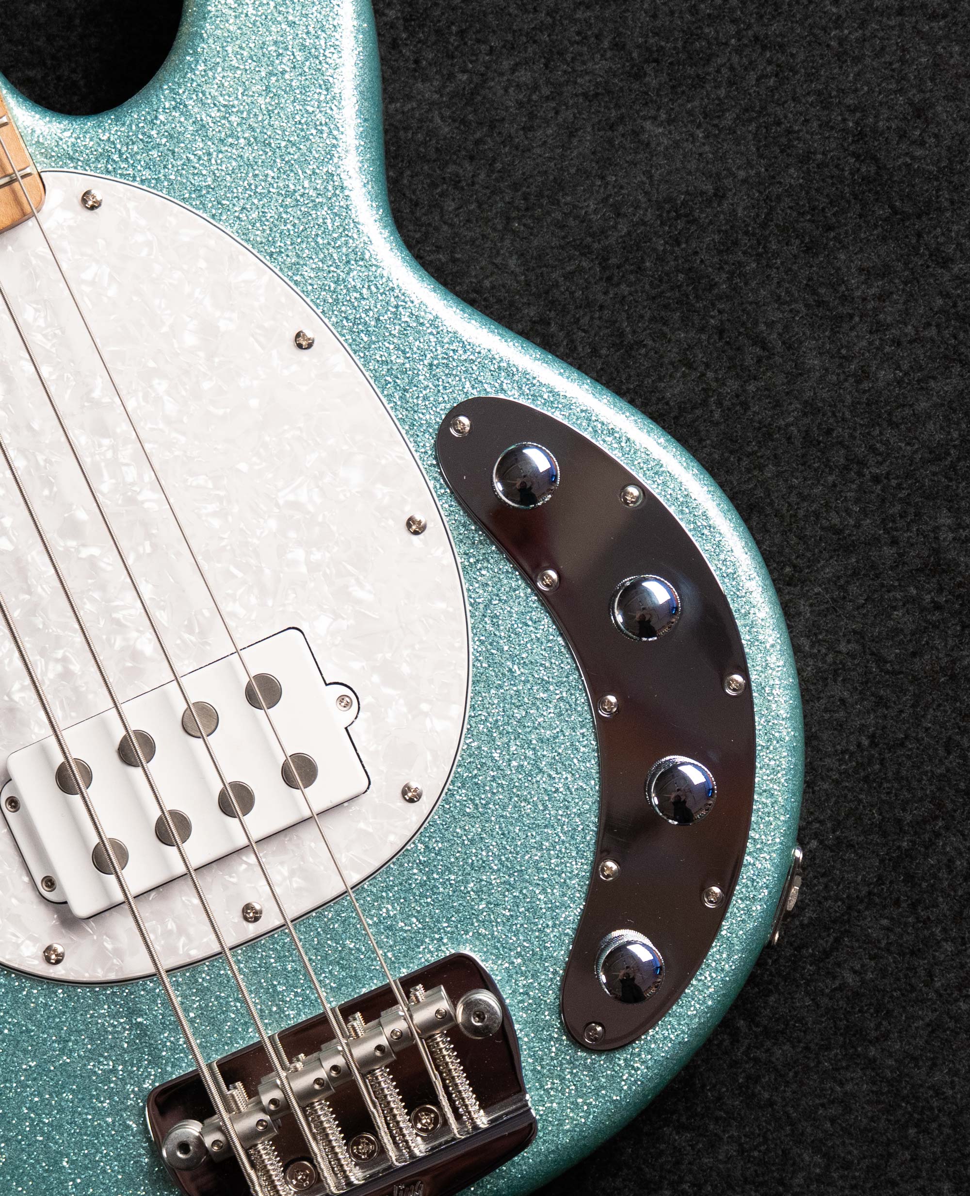 Бас-гитара Sterling StingRay RAY34-SSK, Seafoam Sparkle - купить в "Гитарном Клубе"