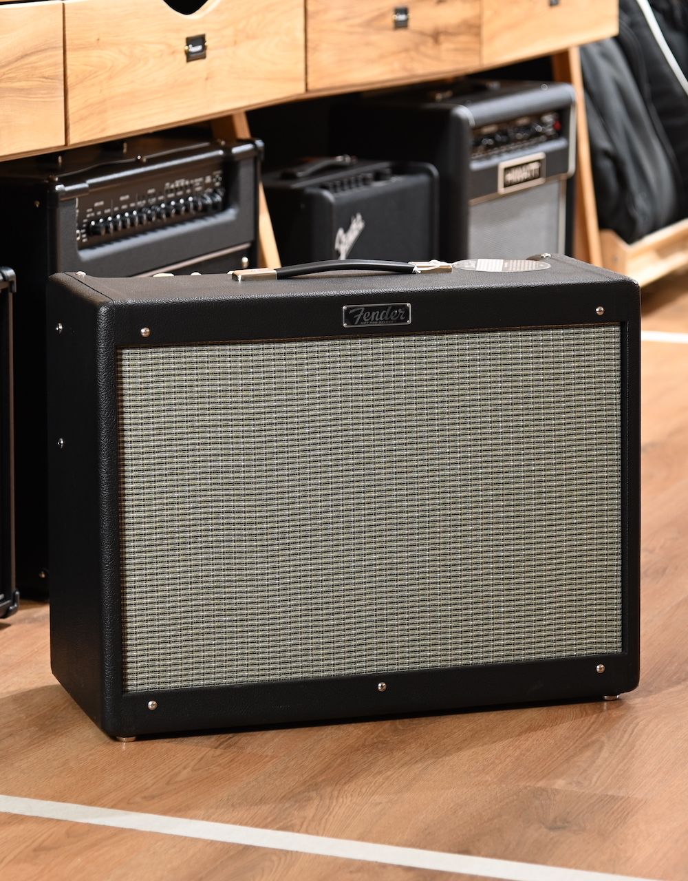 Ламповый комбоусилитель для электрогитары Fender Hot Rod Deluxe IV Black, 1х12