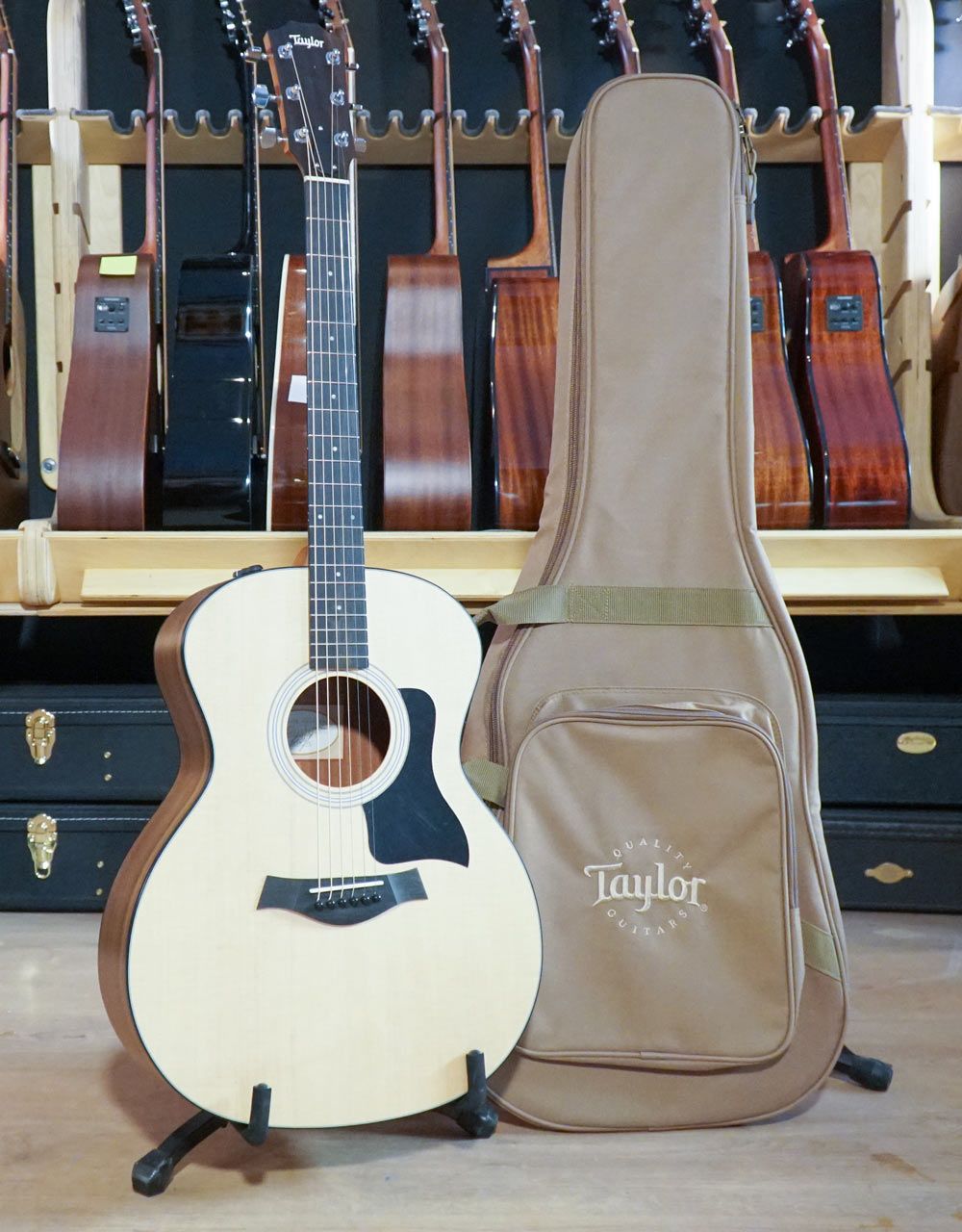 Электроакустическая гитара Taylor 114e - купить в "Гитарном Клубе"