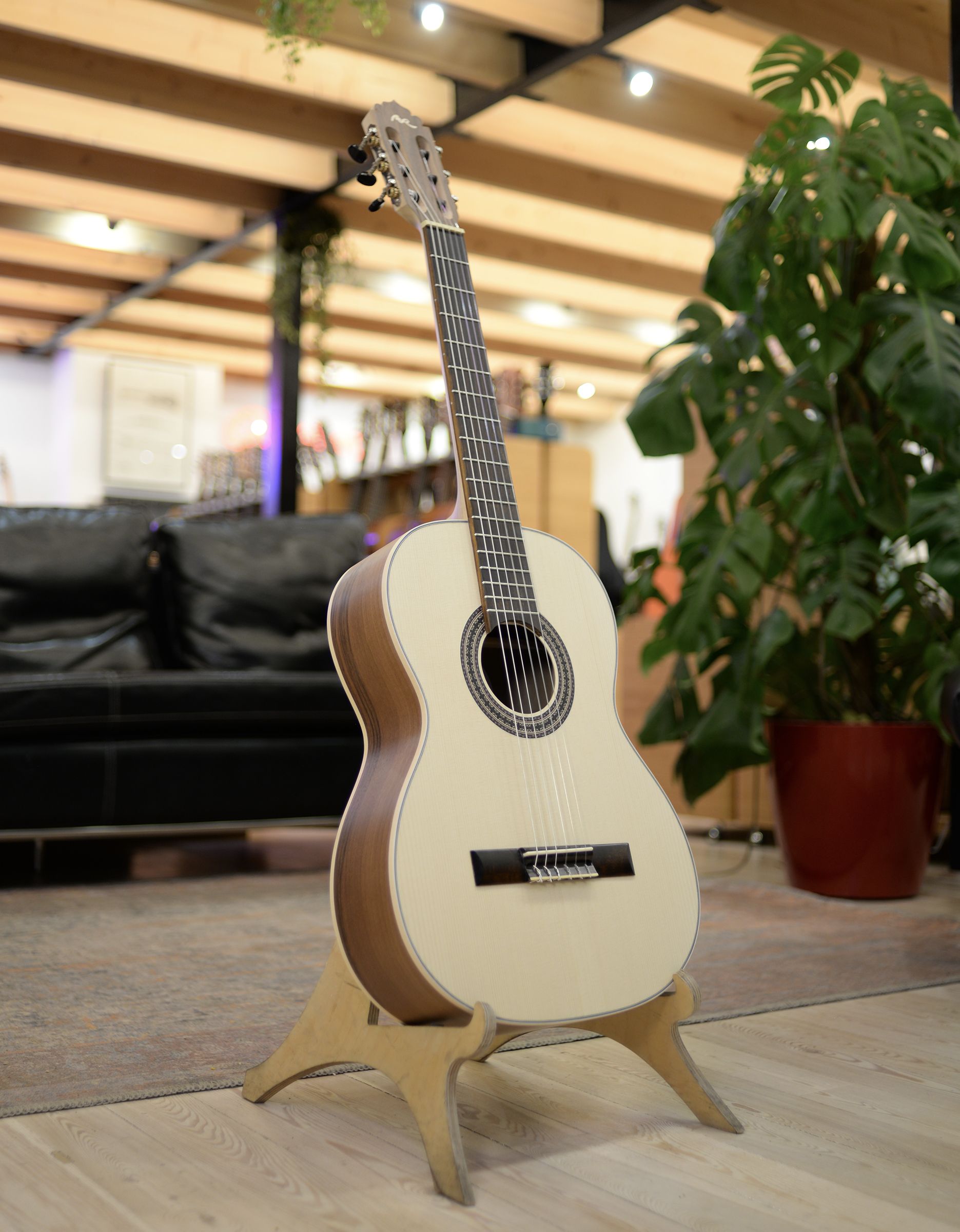 Классическая гитара Manuel Rodriguez E-62 7/8 Ecologia - купить в "Гитарном Клубе"