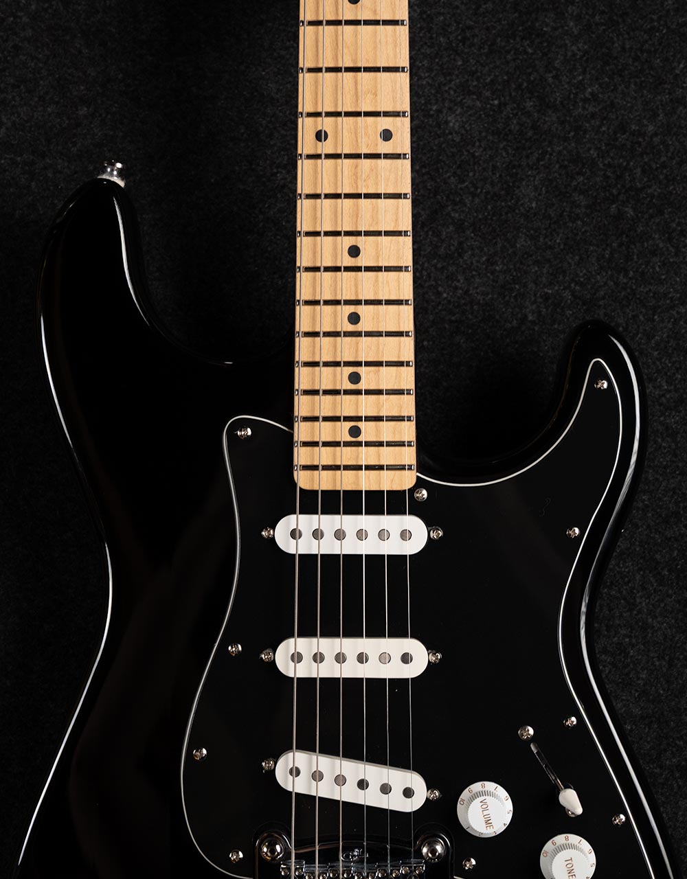 Электрогитара G&L Tribute Legacy Gloss Black MP Poplar - купить в "Гитарном Клубе"